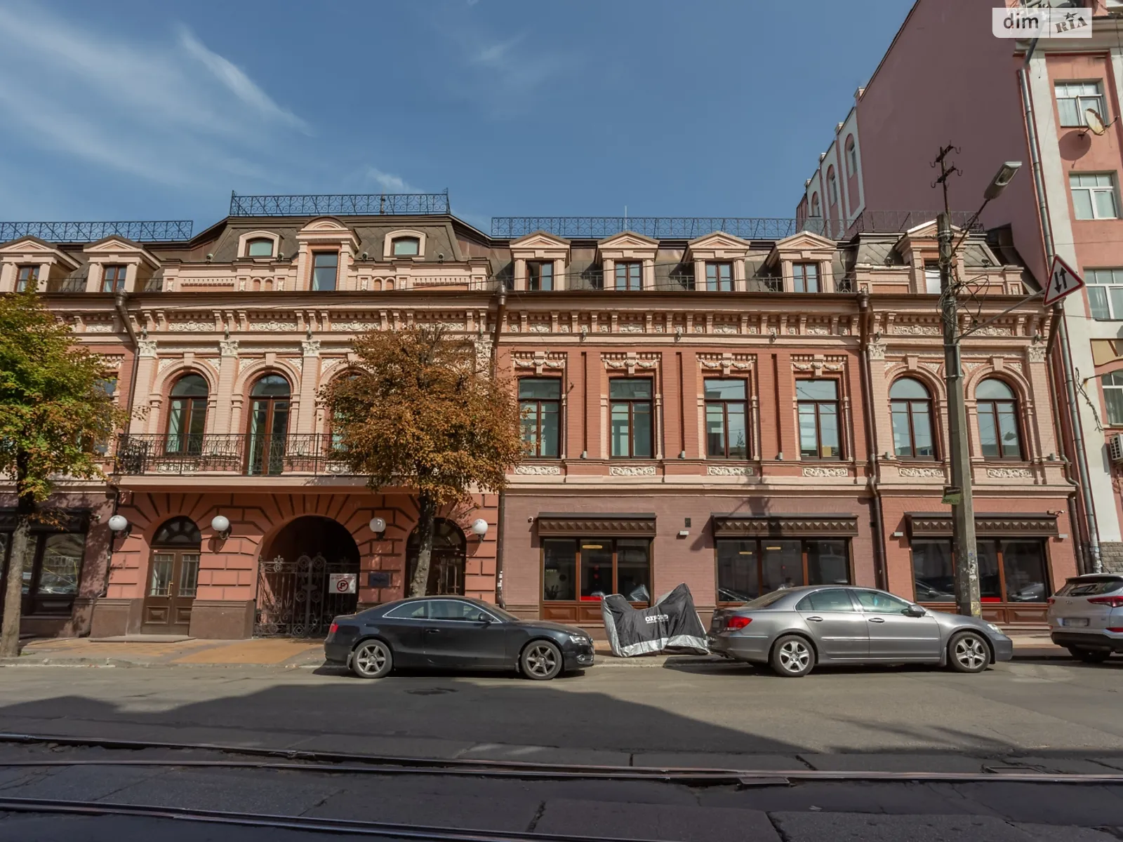 Здається в оренду офіс 10 кв. м в бізнес-центрі, цена: 550 $ - фото 1