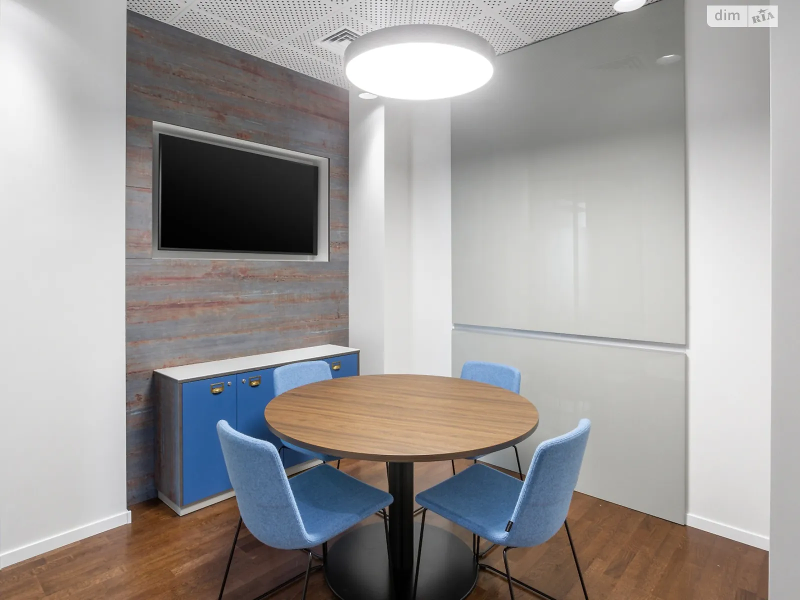 Здається в оренду офіс 8 кв. м в бізнес-центрі, цена: 220 $ - фото 1