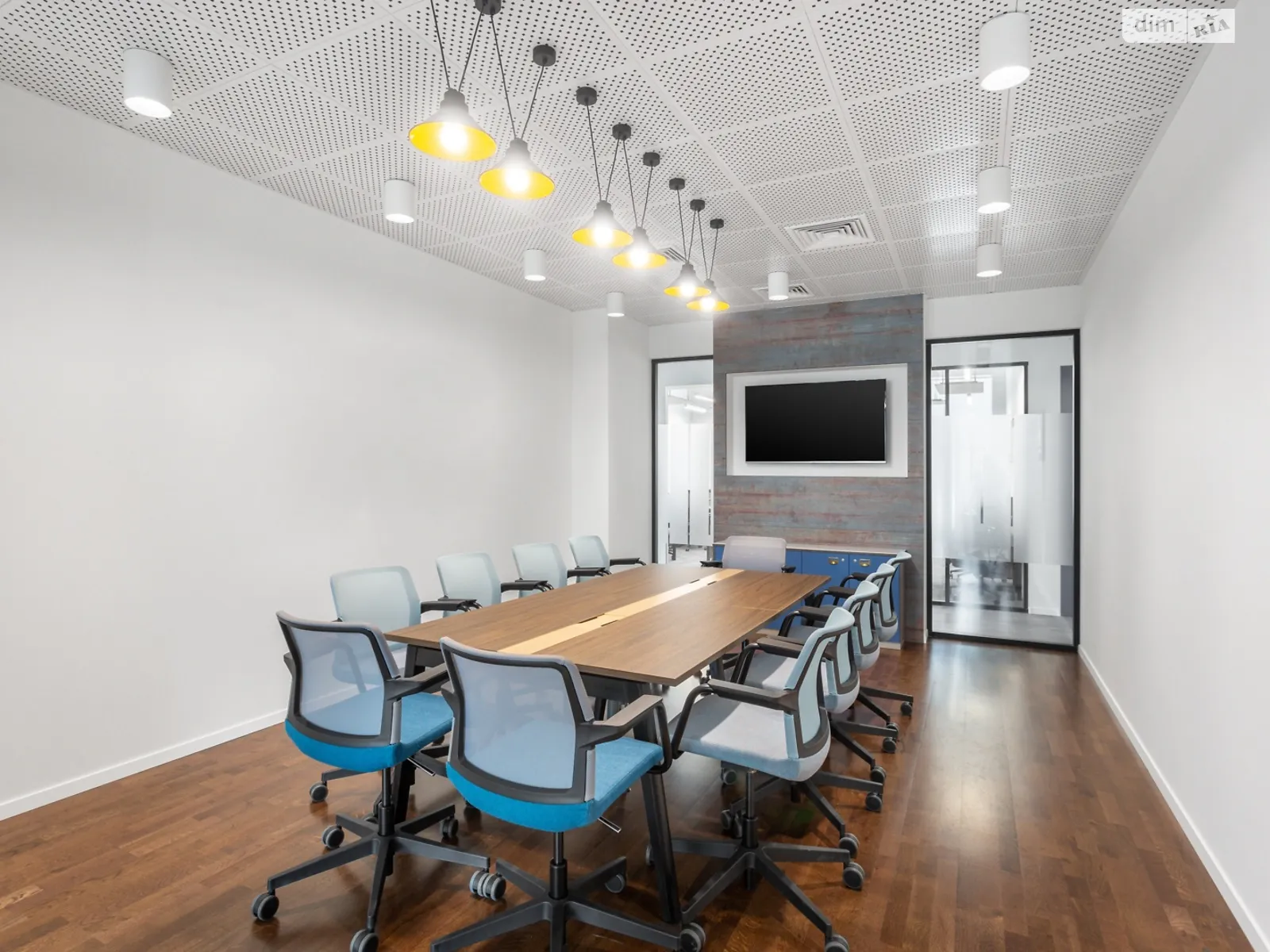 Сдается в аренду офис 20 кв. м в бизнес-центре, цена: 480 $ - фото 1