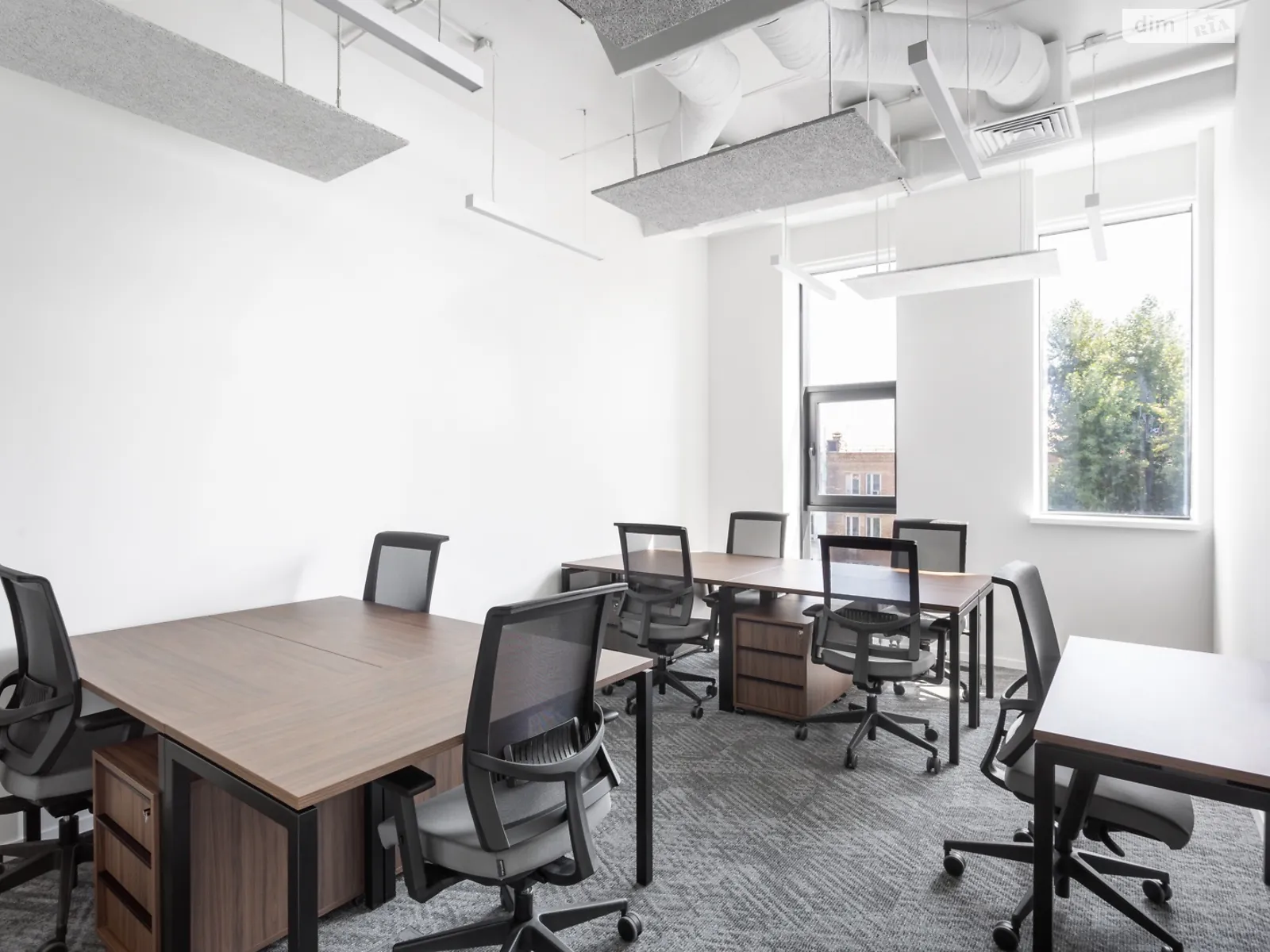 Сдается в аренду офис 30 кв. м в бизнес-центре, цена: 600 $ - фото 1