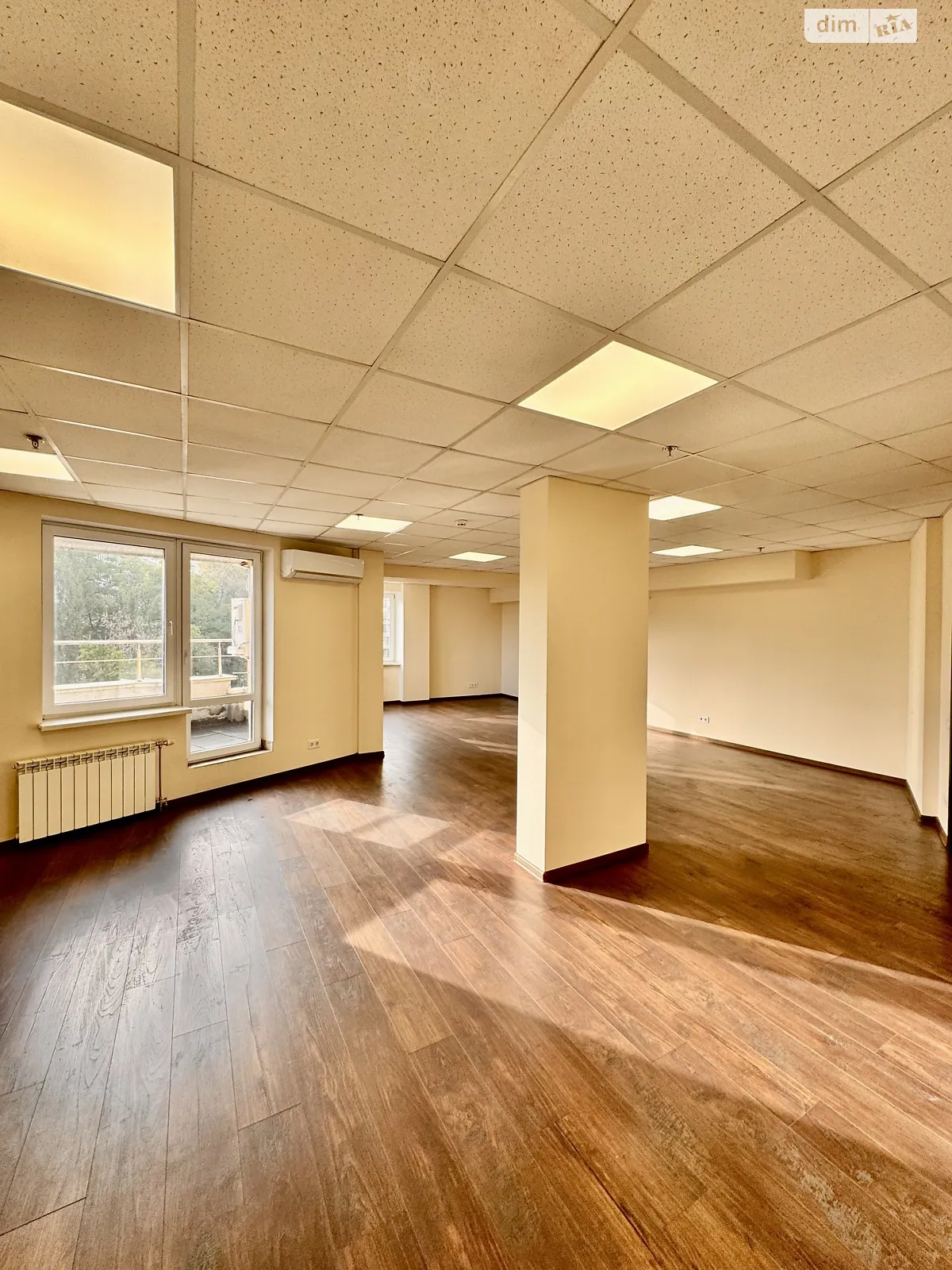 Сдается в аренду офис 378 кв. м в бизнес-центре, цена: 2000 $ - фото 1