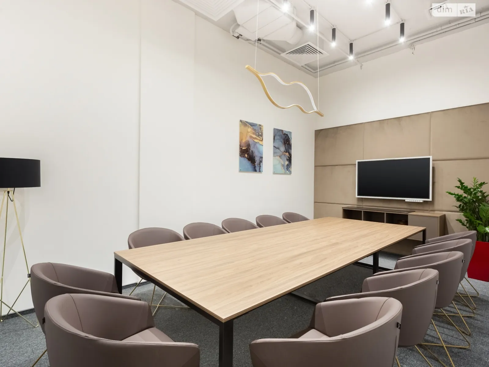 Здається в оренду офіс 20 кв. м в бізнес-центрі, цена: 1042 $ - фото 1