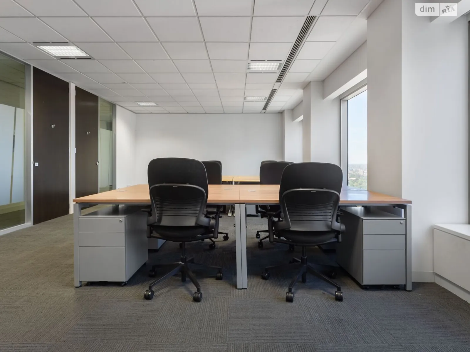 Здається в оренду офіс 30 кв. м в бізнес-центрі, цена: 1631 $ - фото 1