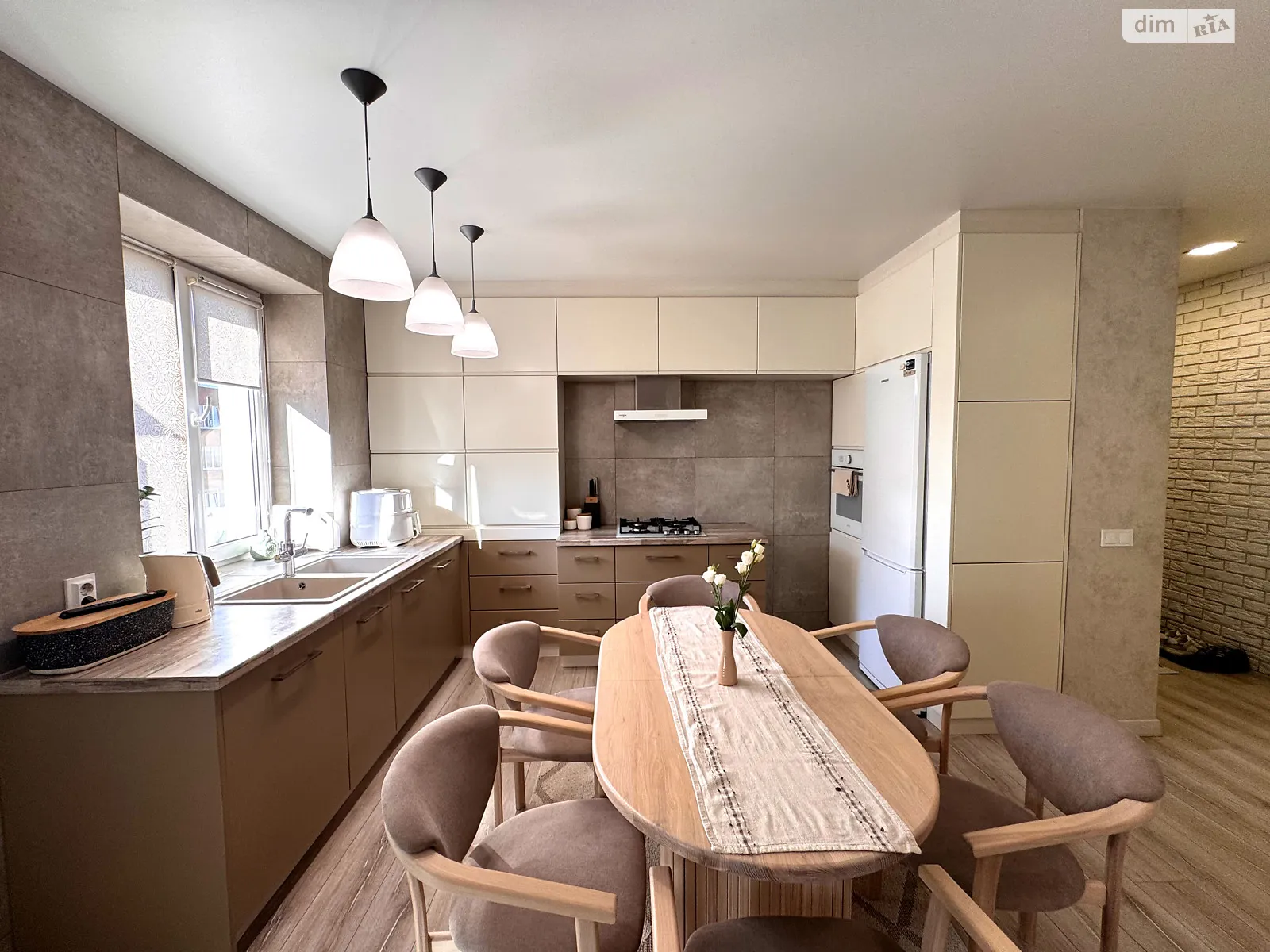 Продается 3-комнатная квартира 103.9 кв. м в Ровно, ул. Елены Телиги - фото 1