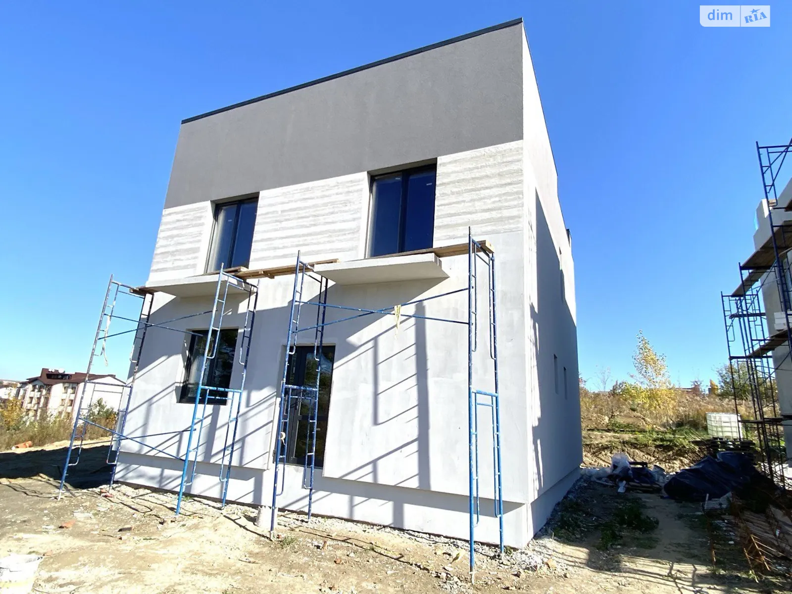 Продается дом на 2 этажа 136 кв. м с камином, цена: 125000 $ - фото 1