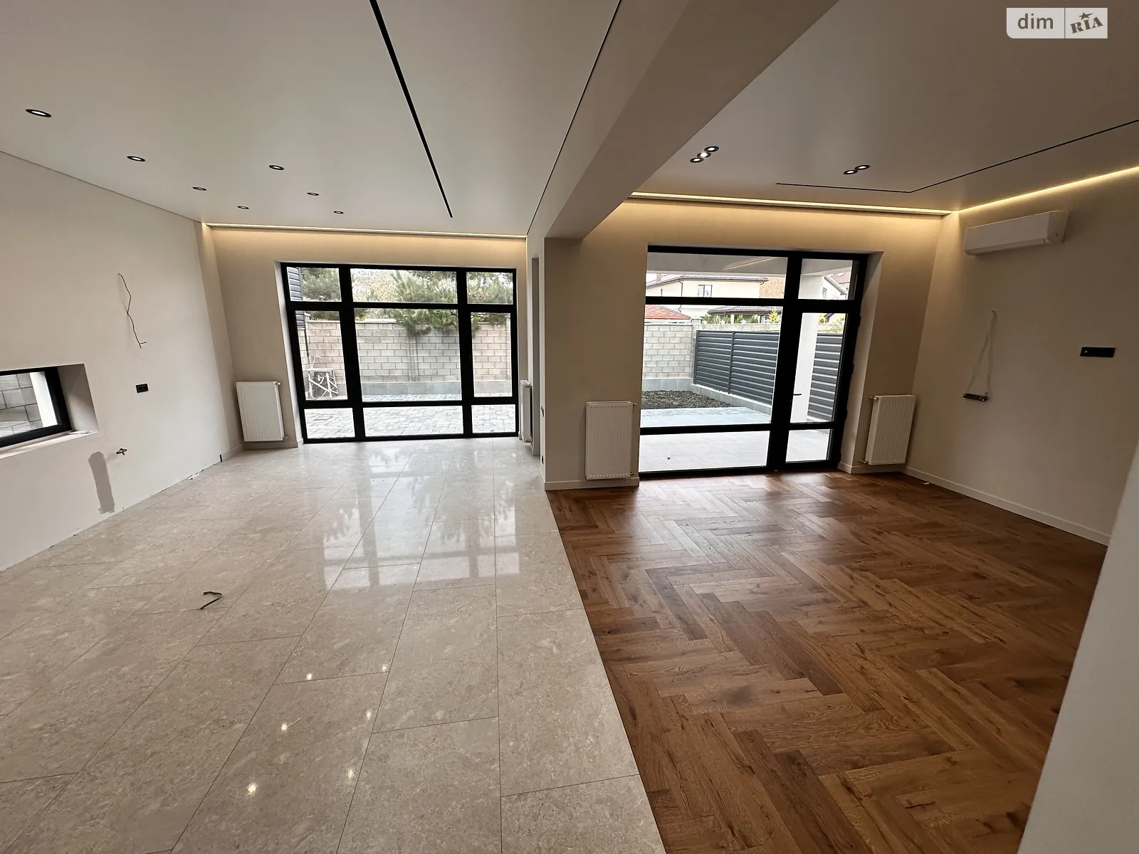 Продается дом на 2 этажа 180 кв. м с беседкой, цена: 400000 $ - фото 1