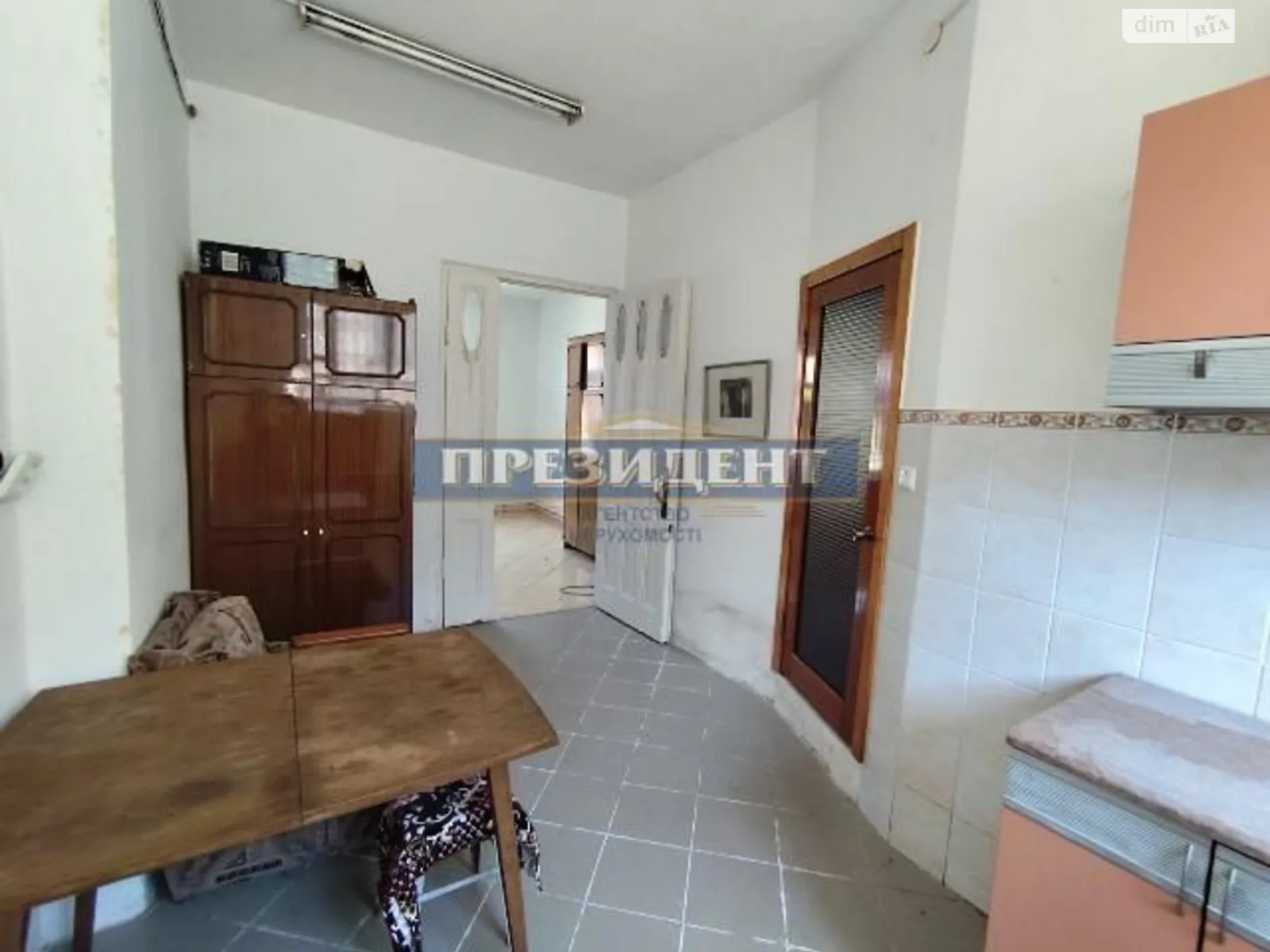 Продается дом на 2 этажа 263 кв. м с садом, цена: 120000 $ - фото 1