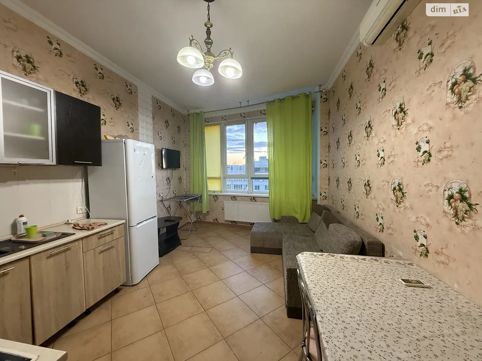 Продается 1-комнатная квартира 49 кв. м в Одессе, вул. Армейская, 11/1 - фото 1