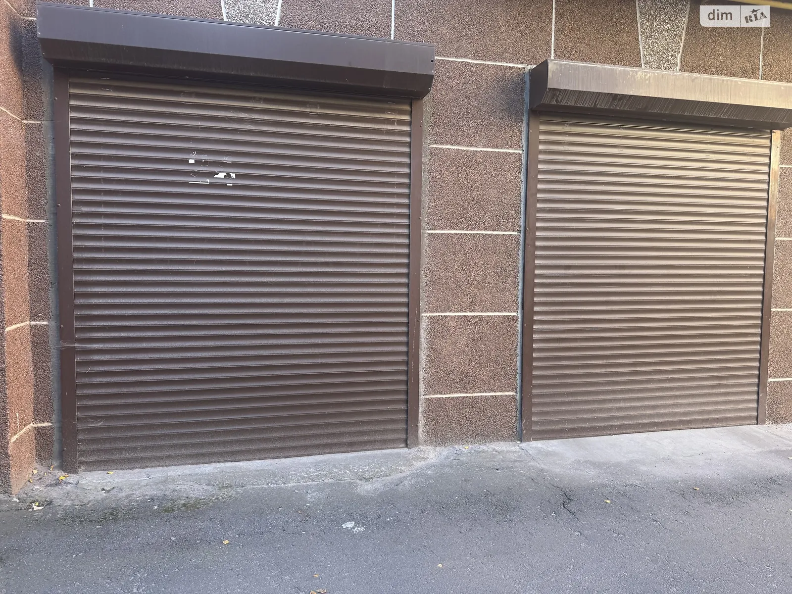 Продается место в гаражном кооперативе под легковое авто на 17 кв. м, цена: 18000 $ - фото 1