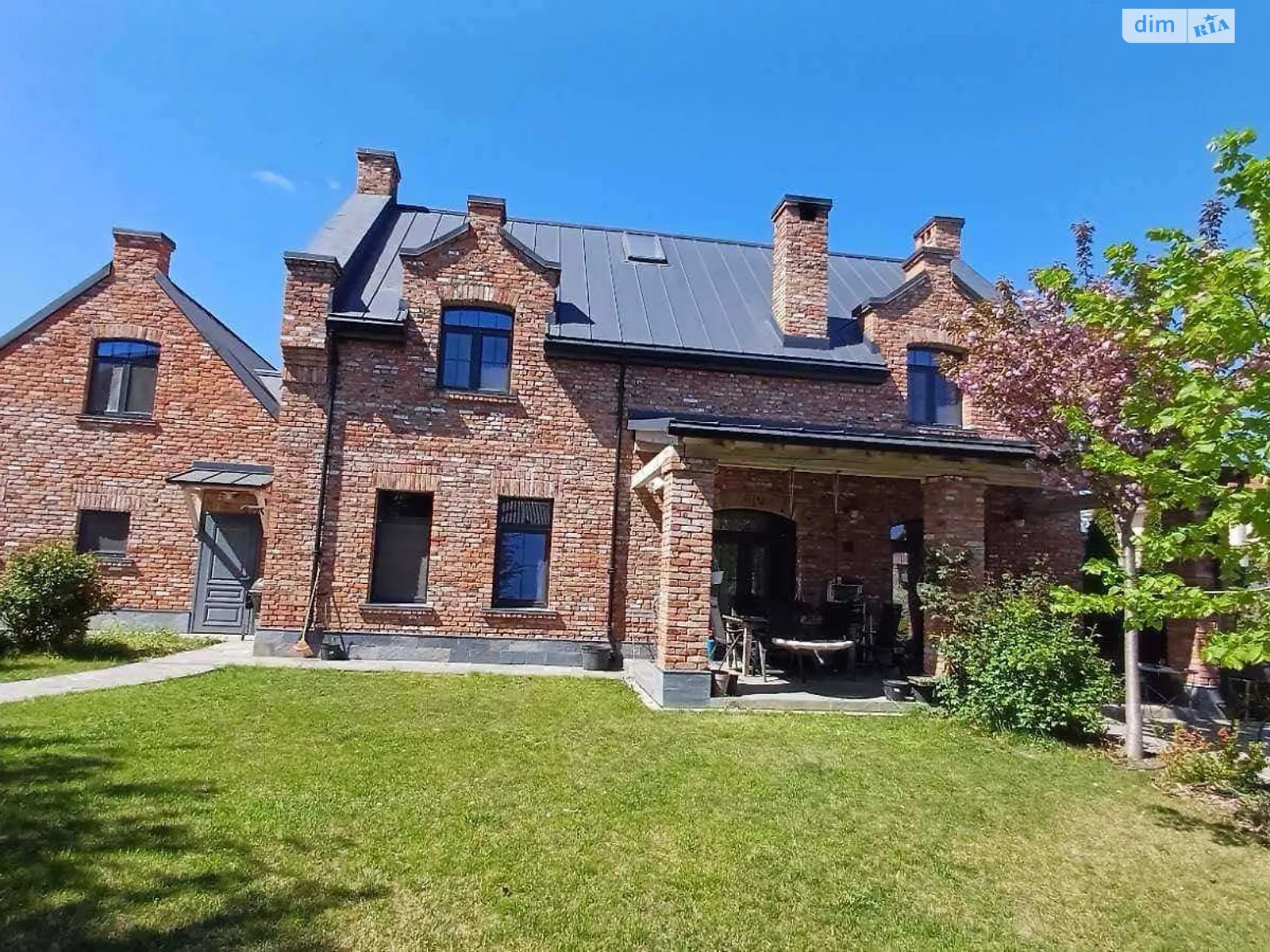 Продается дом на 2 этажа 161.5 кв. м с мебелью, цена: 420000 $ - фото 1