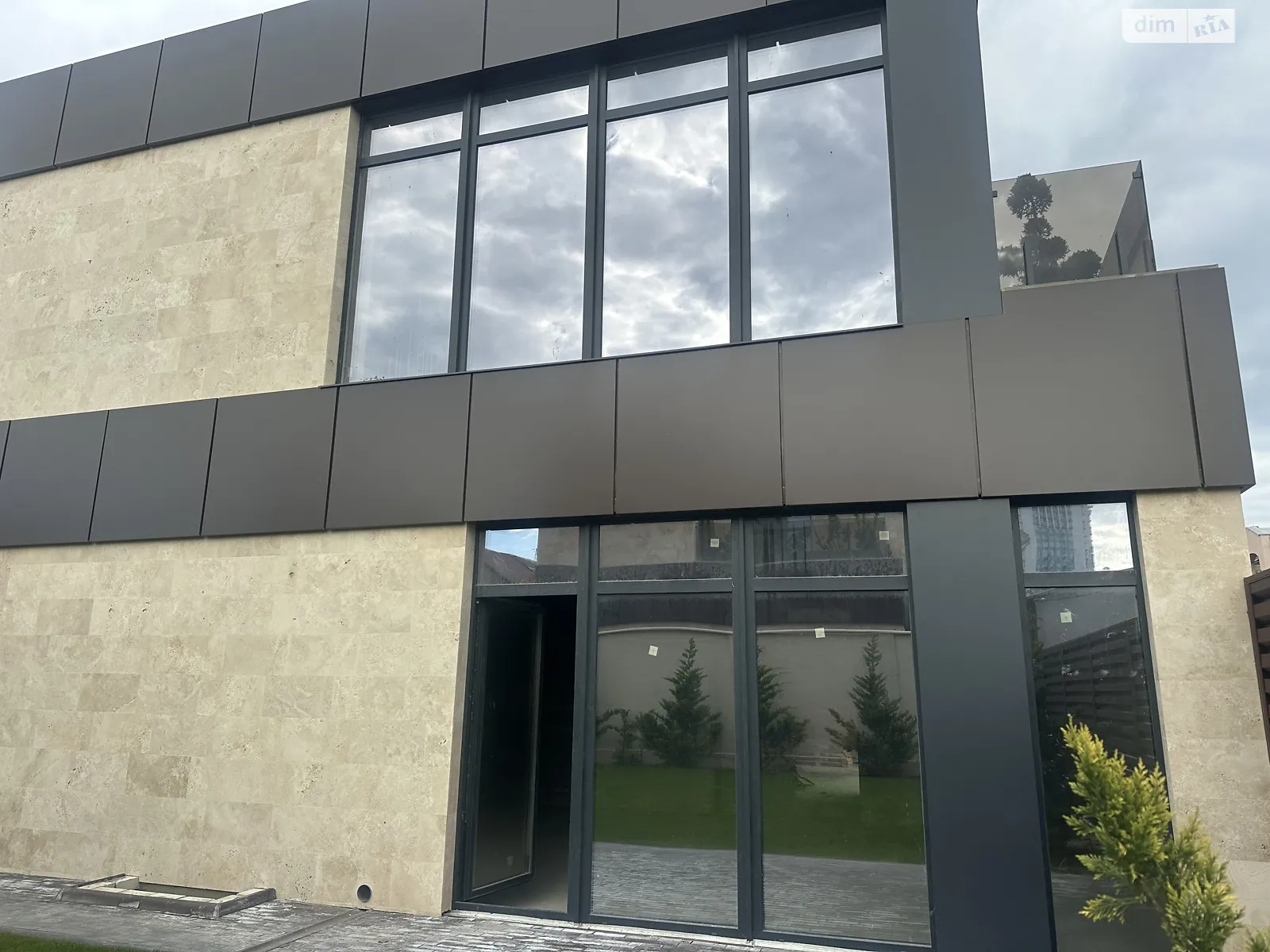 Продается дом на 2 этажа 250 кв. м с баней/сауной, цена: 450000 $ - фото 1