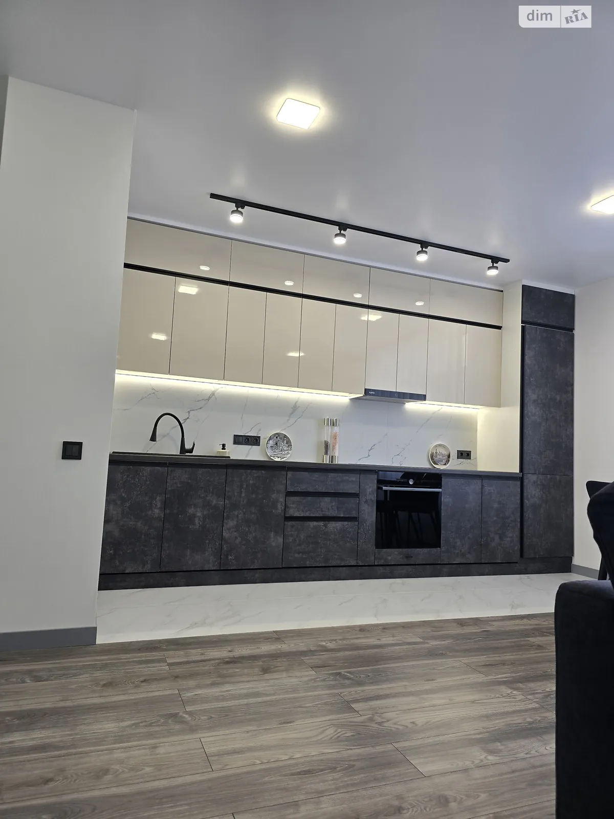 Продается 2-комнатная квартира 69.7 кв. м в Киеве, ул. Александра Олеся, 1 - фото 1