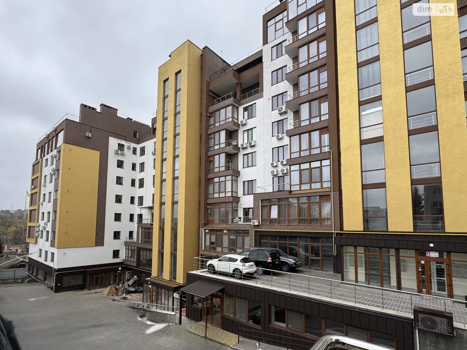 Сдается в аренду помещения свободного назначения 303 кв. м в 8-этажном здании, цена: 90900 грн - фото 1