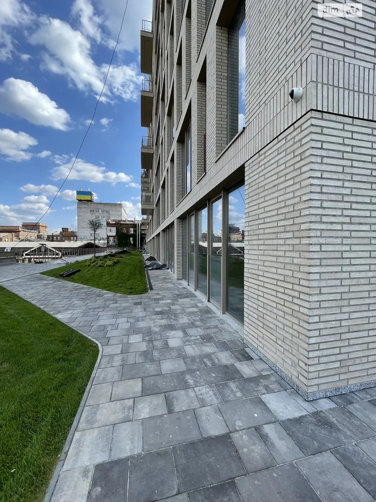 Здається в оренду приміщення вільного призначення 105 кв. м в 12-поверховій будівлі, цена: 1050 $ - фото 1