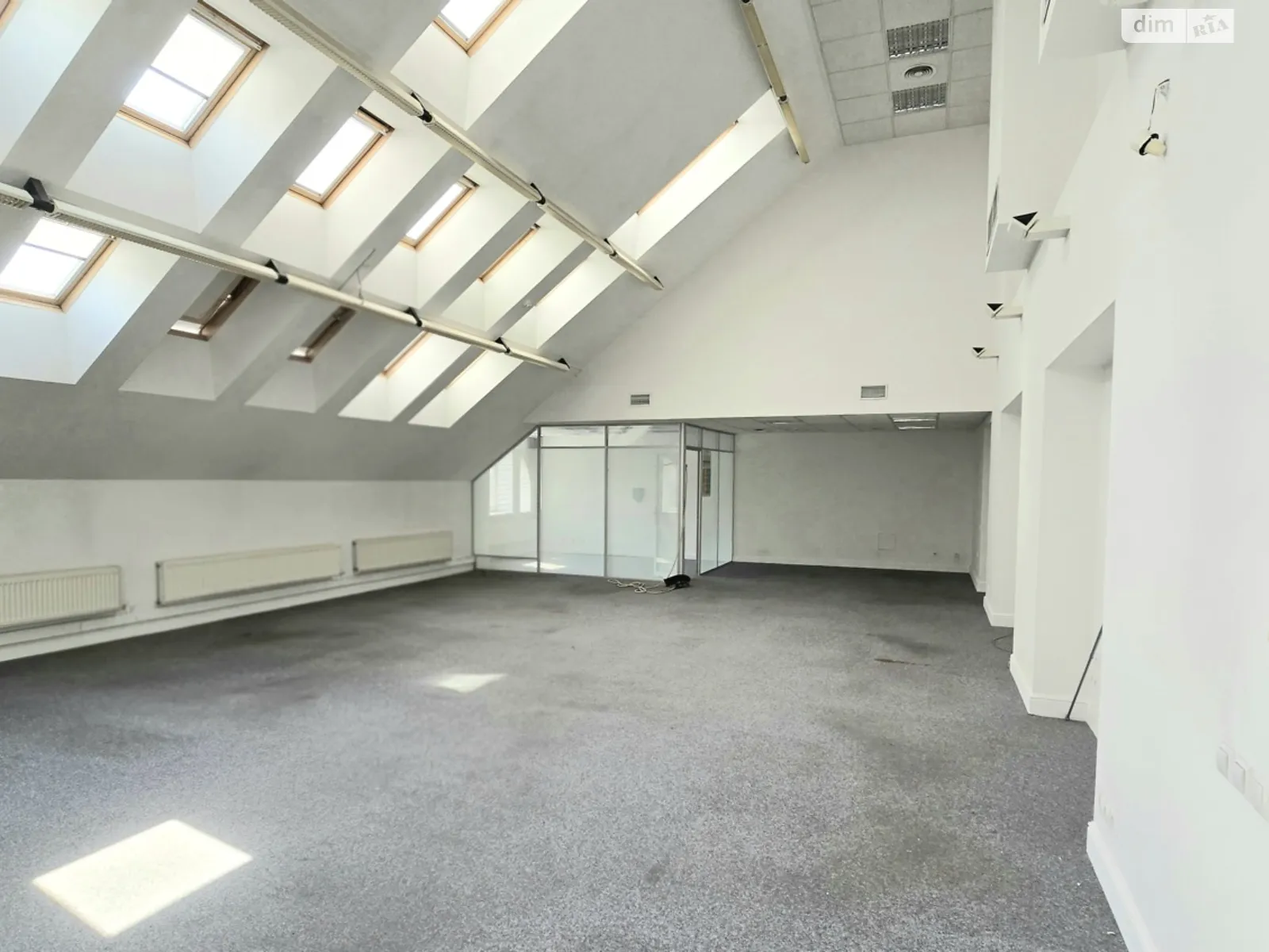 Сдается в аренду офис 310 кв. м в бизнес-центре, цена: 135000 грн - фото 1