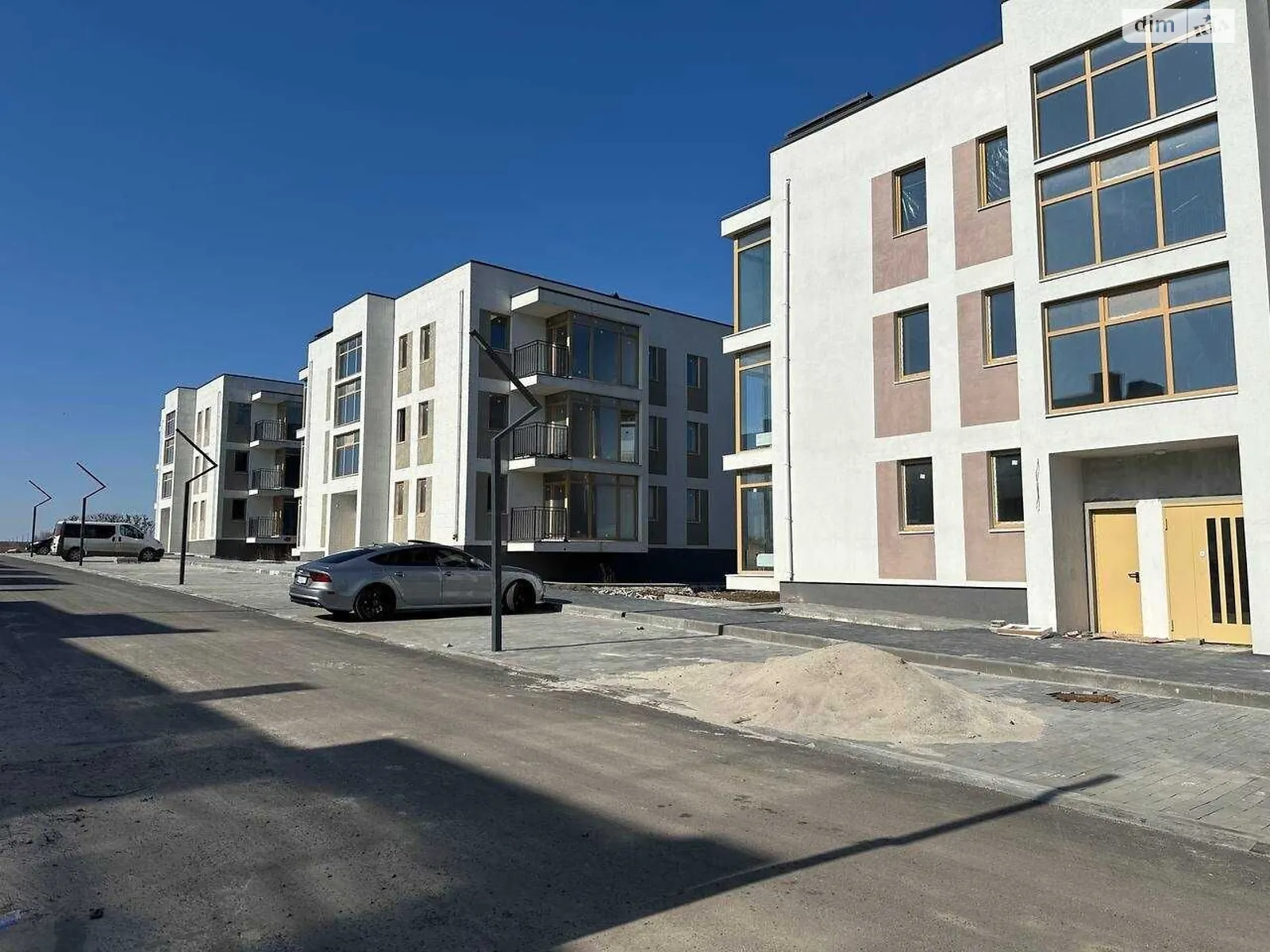 Продается 2-комнатная квартира 56.3 кв. м в Ровно, ул. Гармонии - фото 1