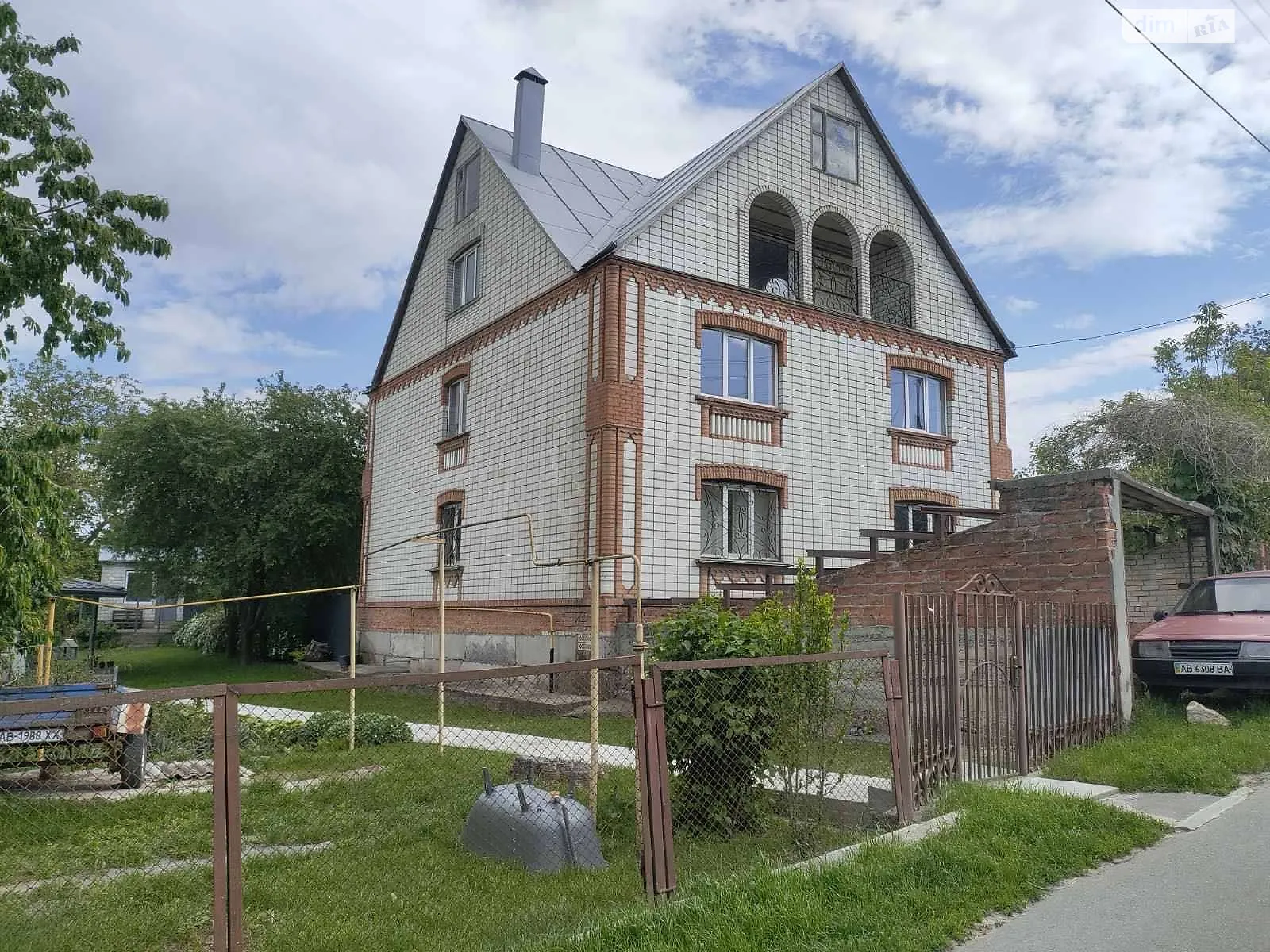 Продается дом на 4 этажа 500 кв. м с беседкой, цена: 219900 $ - фото 1