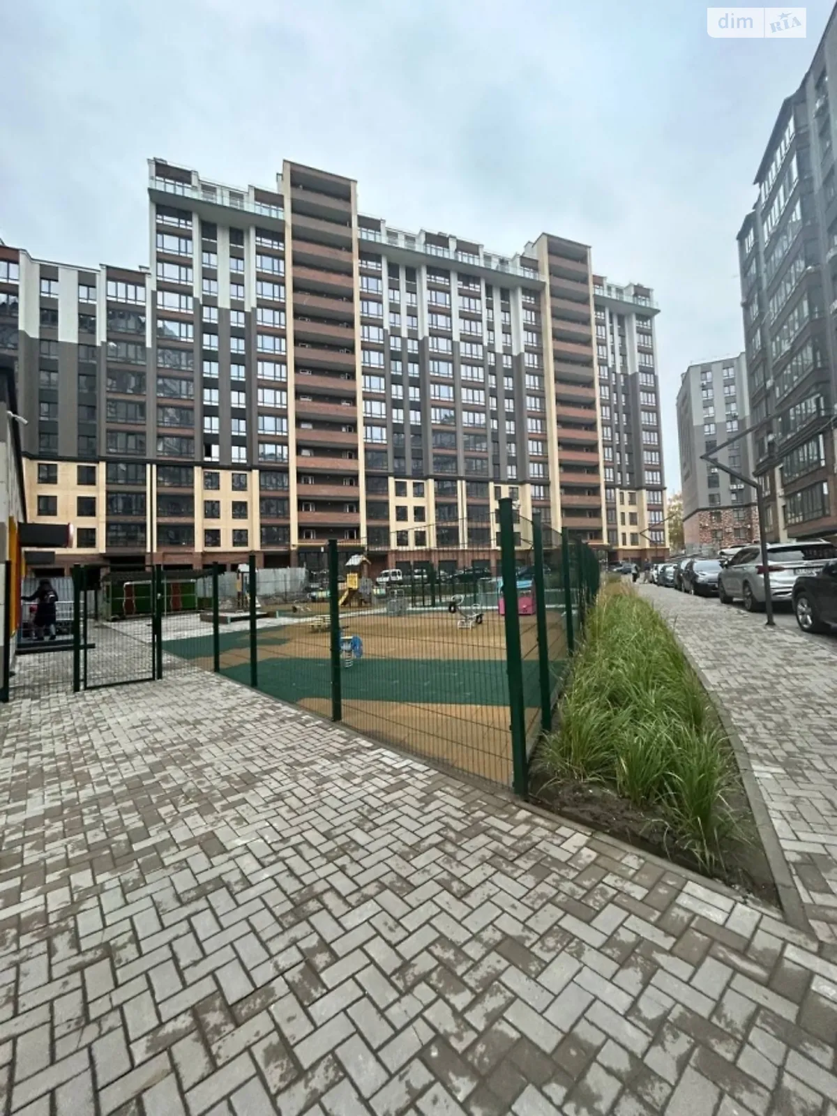 Продается 1-комнатная квартира 47 кв. м в Житомире, ул. Домбровского, 3 - фото 1