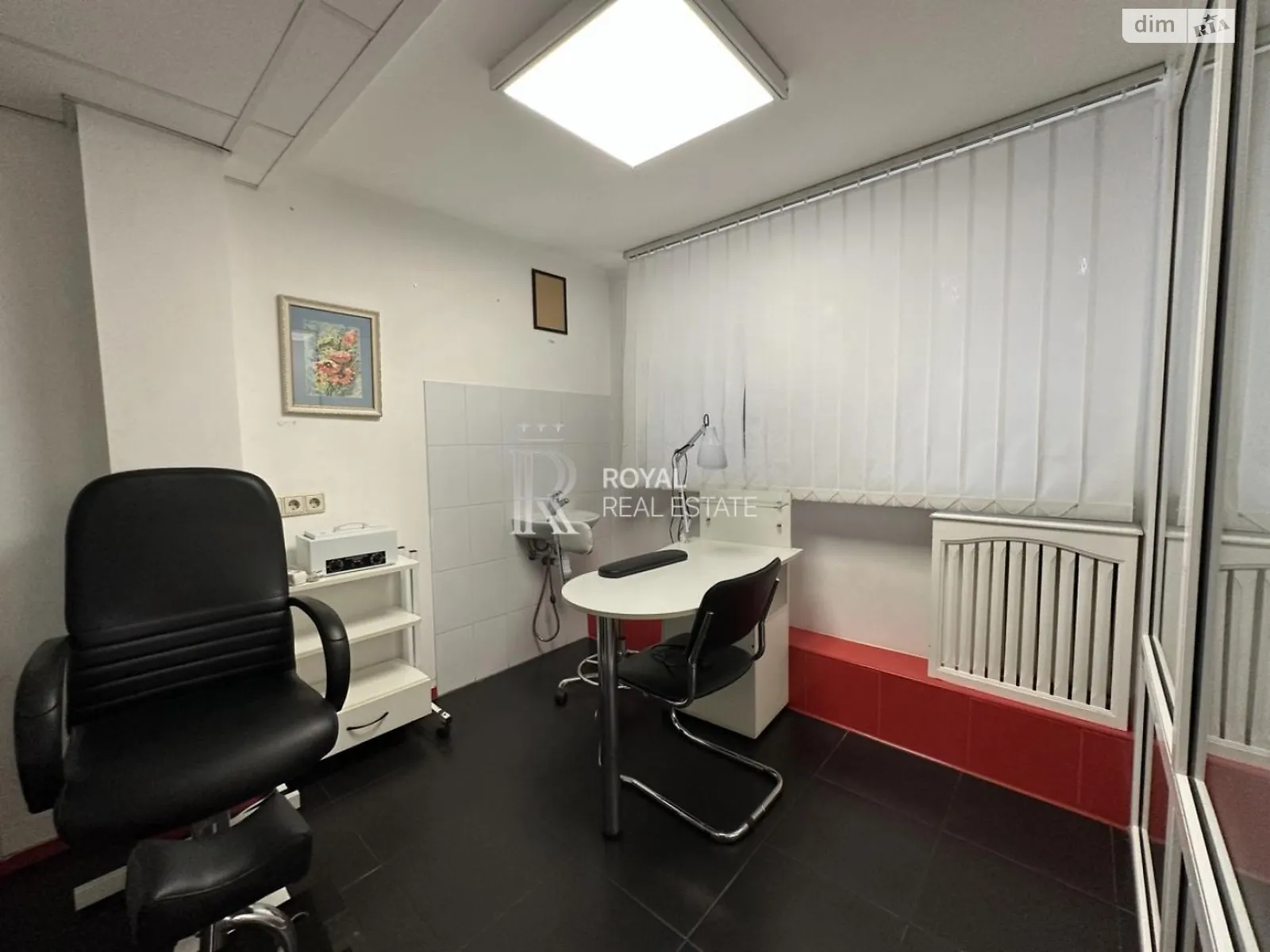 Сдается в аренду офис 219 кв. м в бизнес-центре, цена: 1500 $ - фото 1