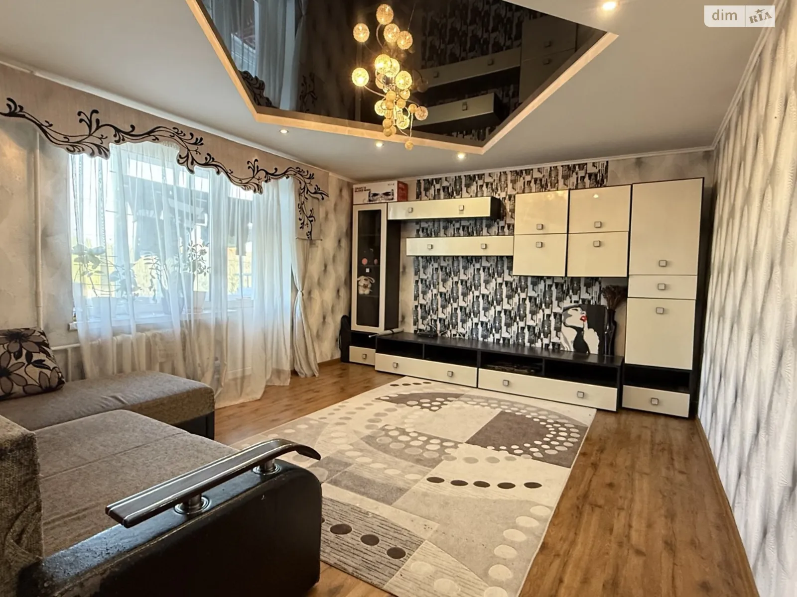 Продается 3-комнатная квартира 64.6 кв. м в Ровно, ул. Полевая, 2 - фото 1