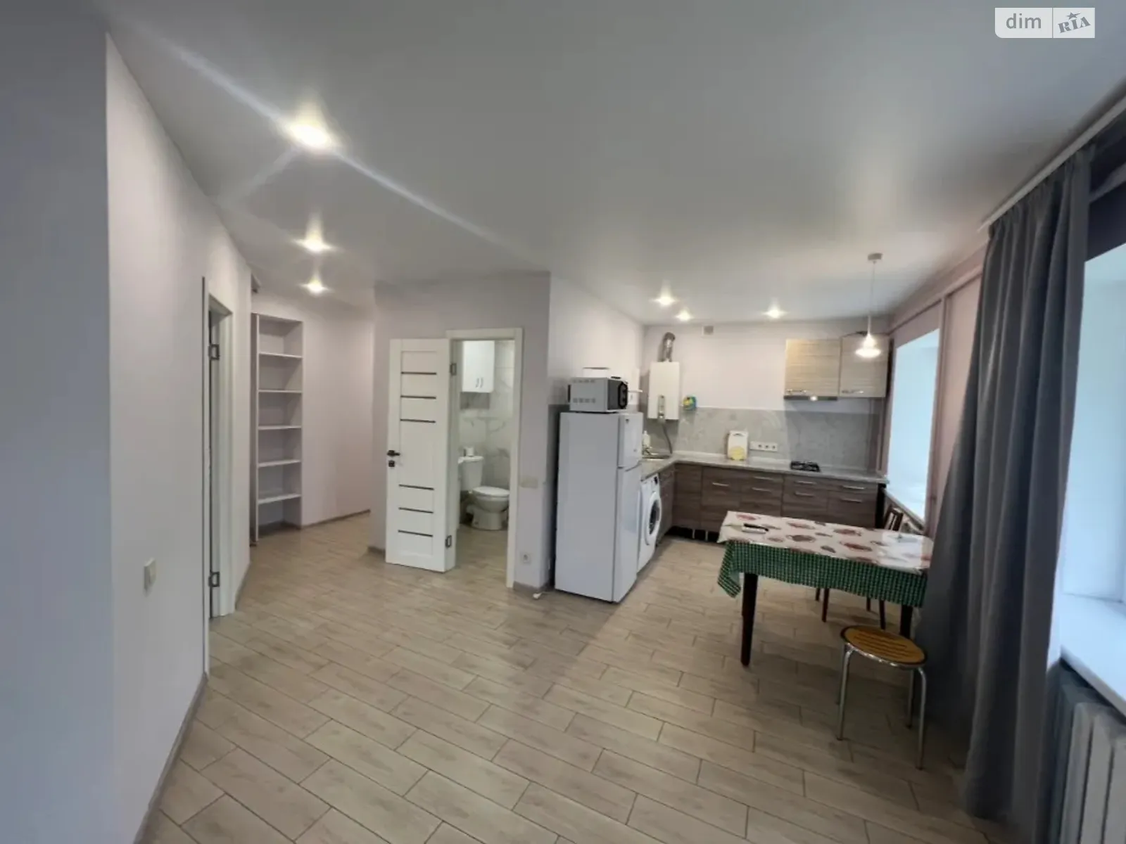 Продается 1-комнатная квартира 45.8 кв. м в Слобожанском, ул. Тепличная - фото 1