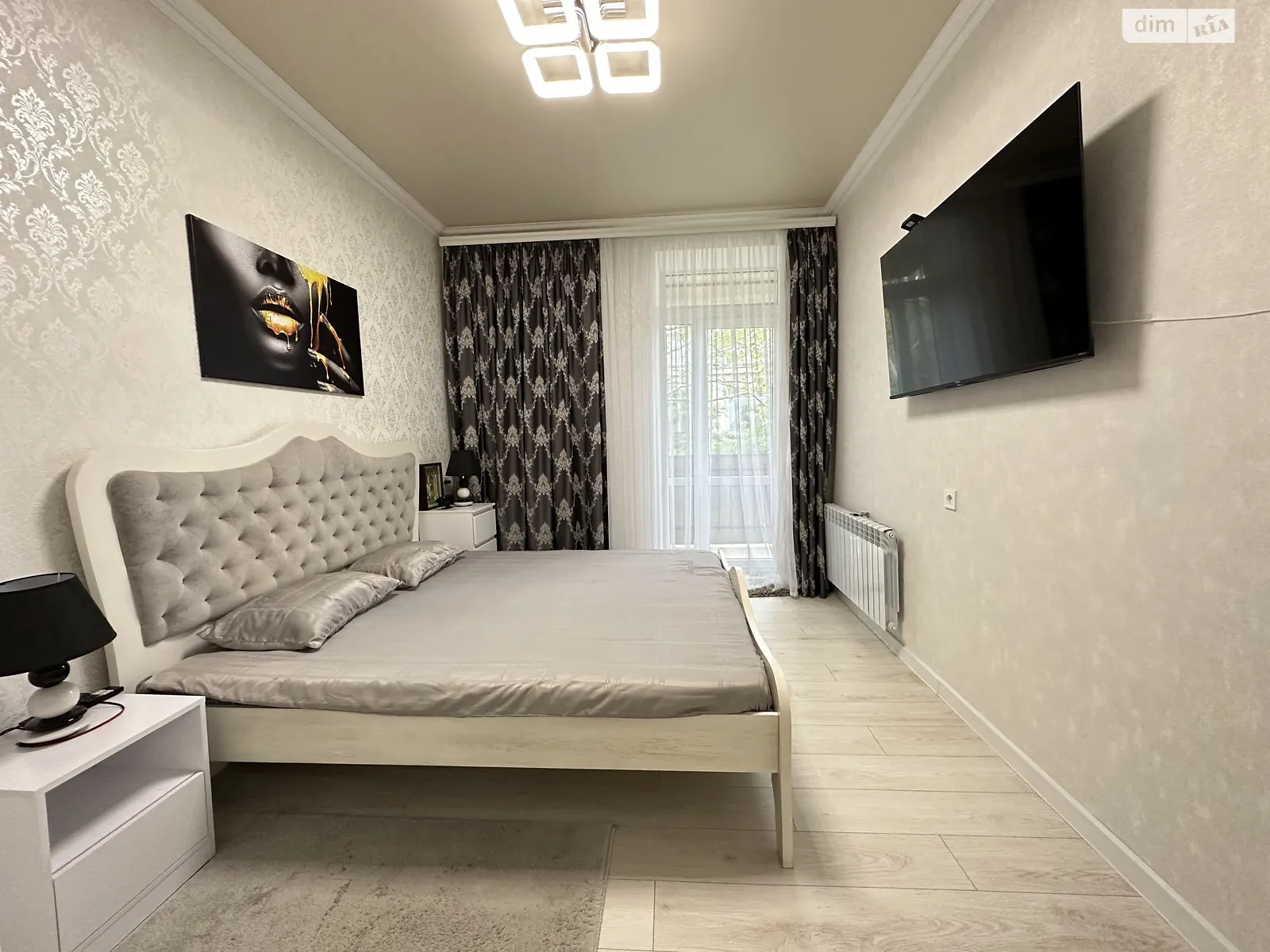 Продається 3-кімнатна квартира 60 кв. м у Одесі, вул. Новосельського, 32 - фото 1