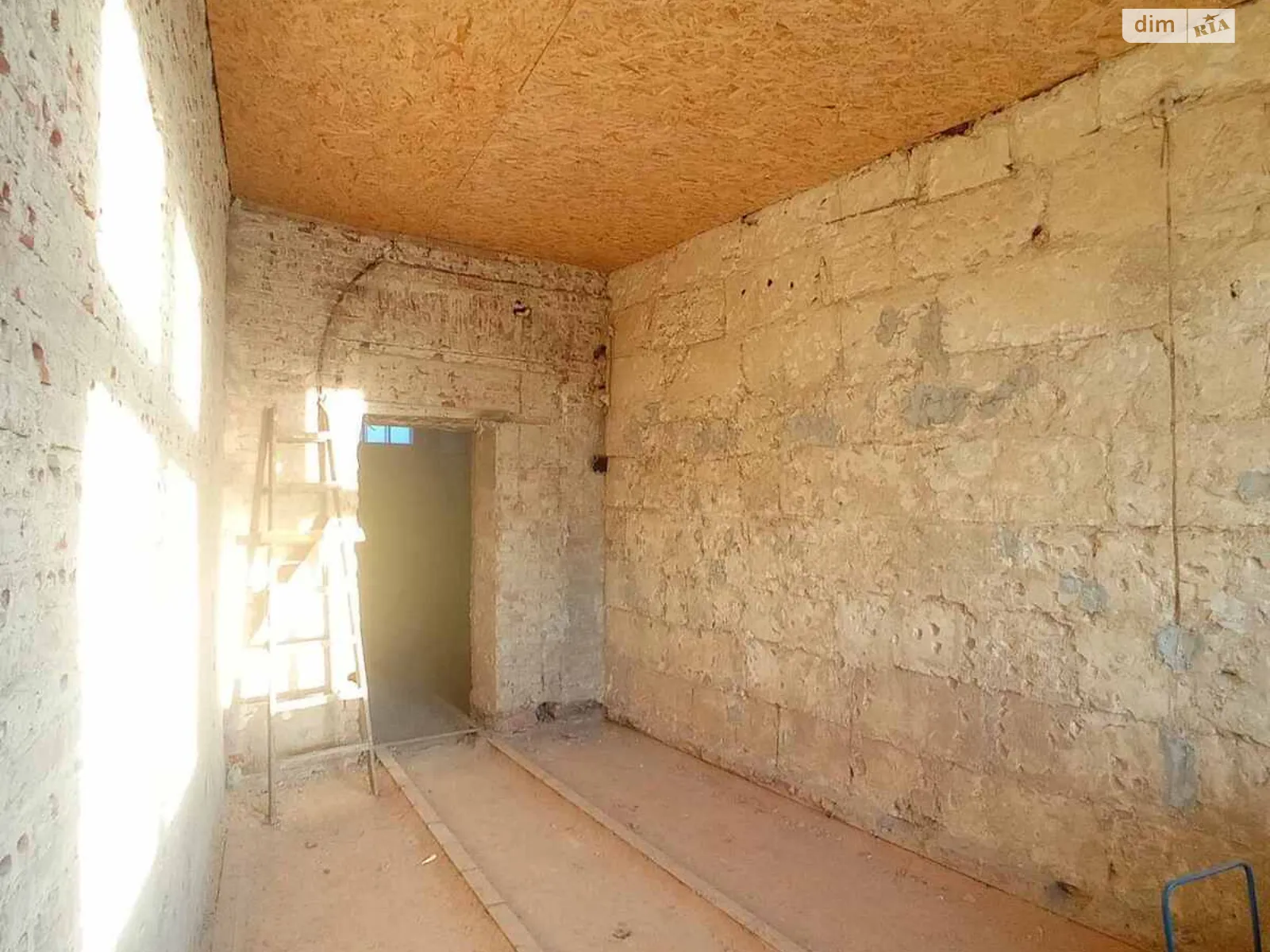 Продается 1-комнатная квартира 35 кв. м в Львове, пл. Святого Теодора - фото 1