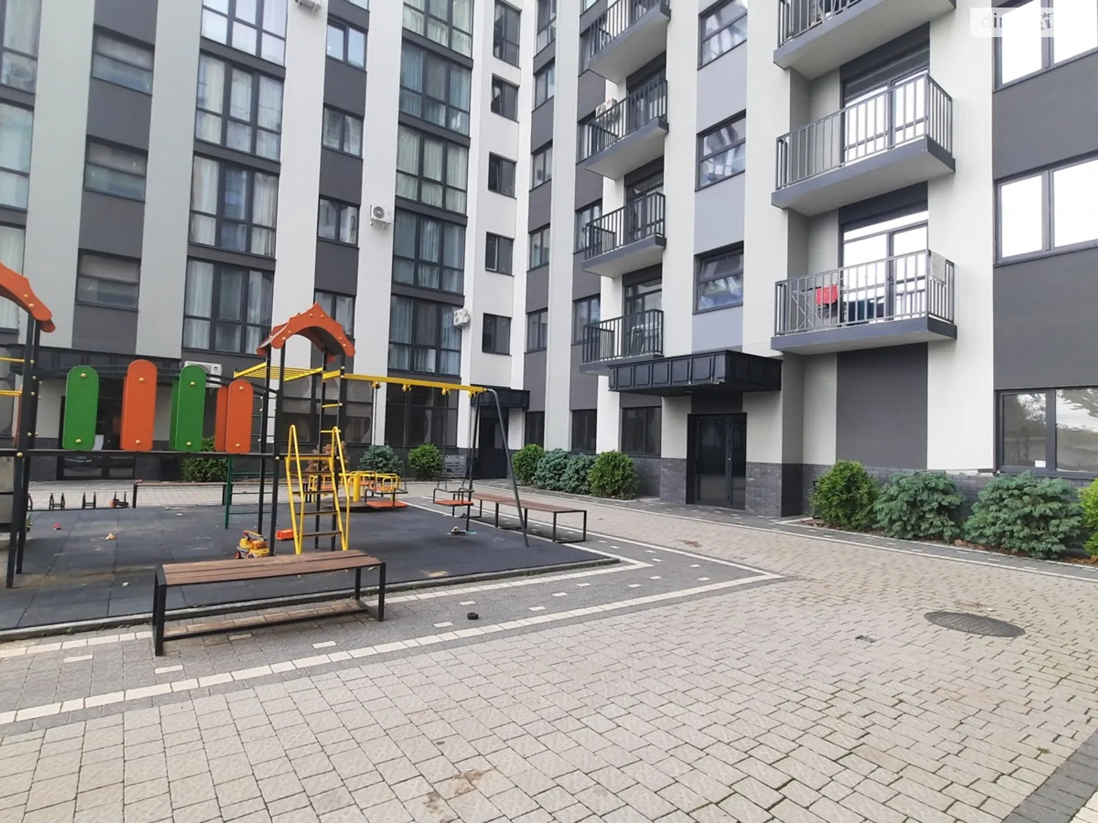 Продается 1-комнатная квартира 46.4 кв. м в Ужгороде, ул. Собранецкая - фото 1