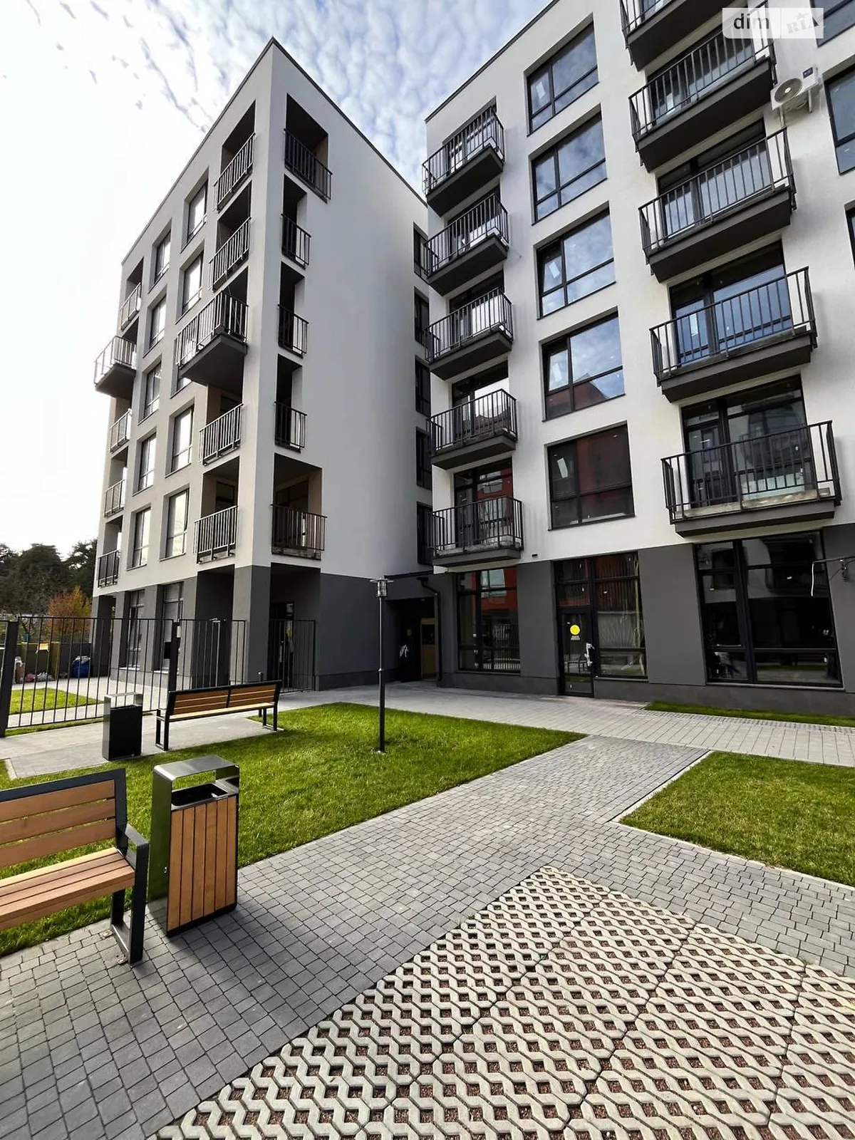 Продается 2-комнатная квартира 64.2 кв. м в Брюховичах, ул. Широкая, 22В - фото 1