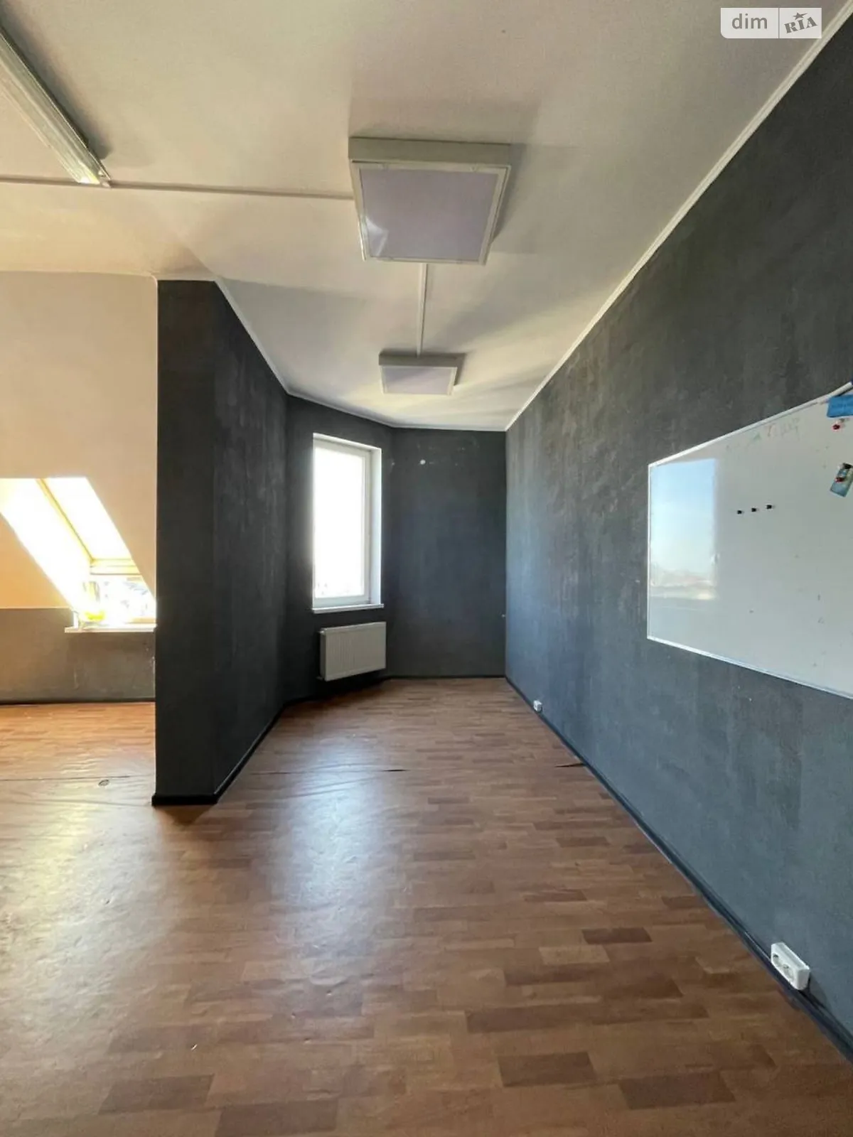 Продается 1-комнатная квартира 66.5 кв. м в Одессе, ул. Среднефонтанская - фото 1