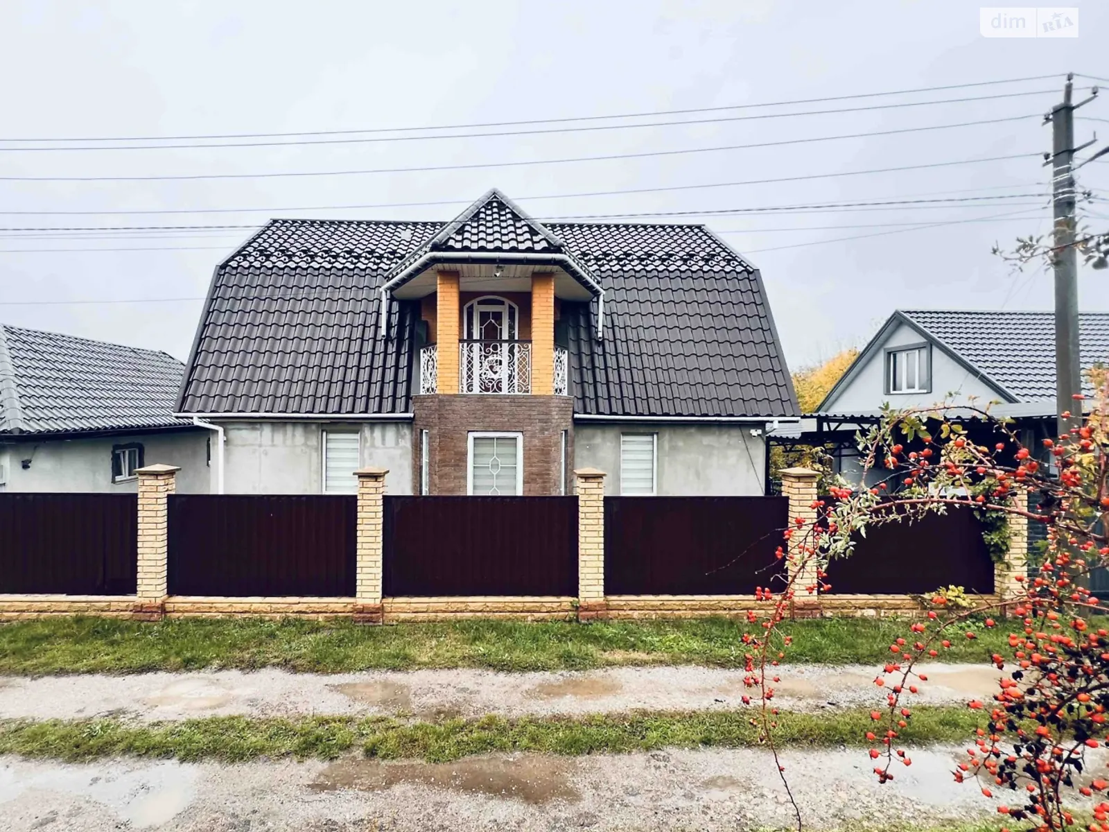 Продается дом на 3 этажа 234.4 кв. м с мебелью, цена: 120000 $ - фото 1