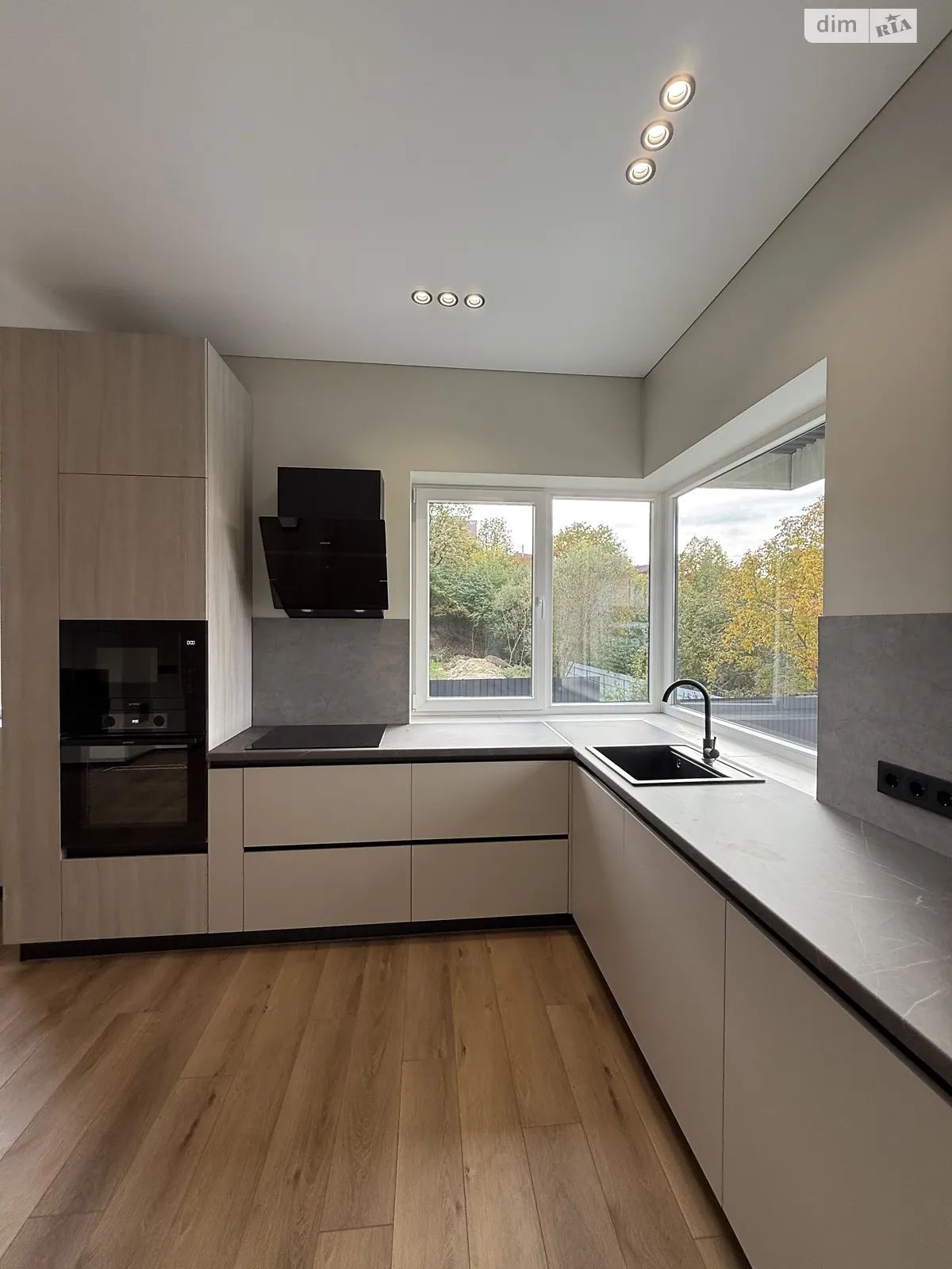 Продается одноэтажный дом 135 кв. м с подвалом, цена: 215000 $ - фото 1