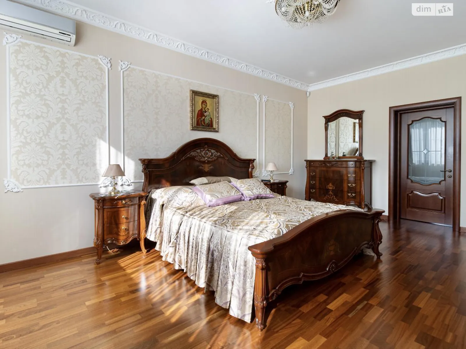 Продается дом на 4 этажа 310 кв. м с участком, цена: 650000 $ - фото 1