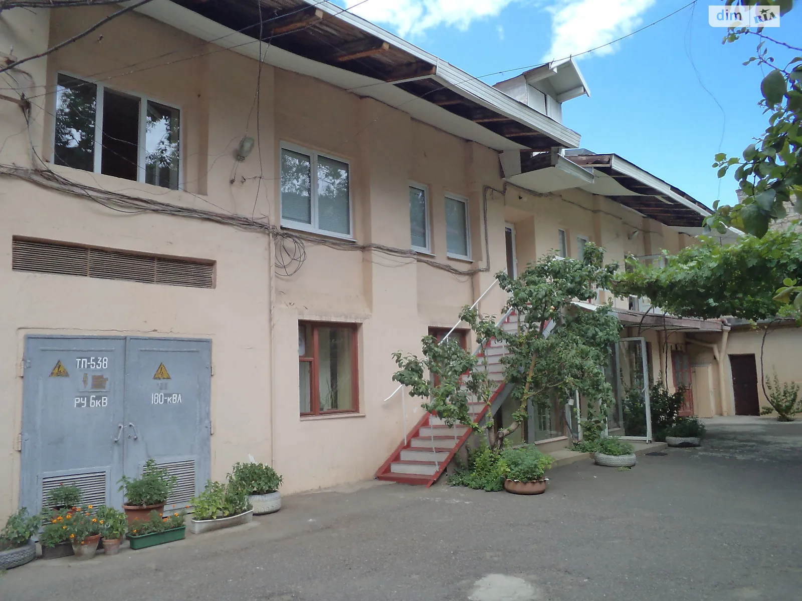 Сдается в аренду офис 250 кв. м в бизнес-центре, цена: 2600 $ - фото 1