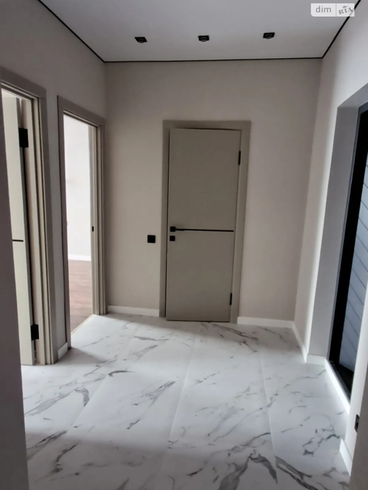 Продається 1-кімнатна квартира 44 кв. м у Вишневому, вул. Ломоносова, 40 - фото 1