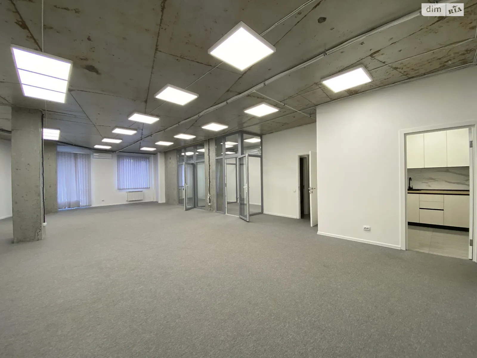 Сдается в аренду офис 118.4 кв. м в бизнес-центре, цена: 33000 грн - фото 1