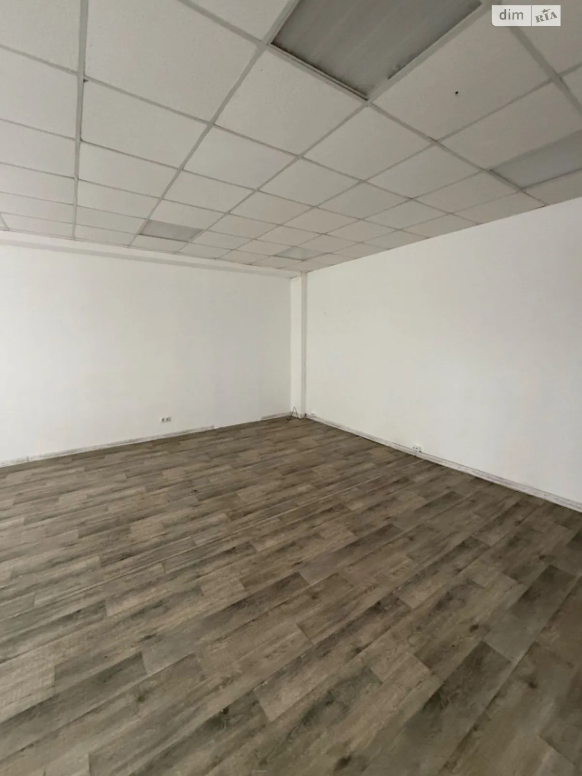 Сдается в аренду офис 79 кв. м в бизнес-центре, цена: 27000 грн - фото 1