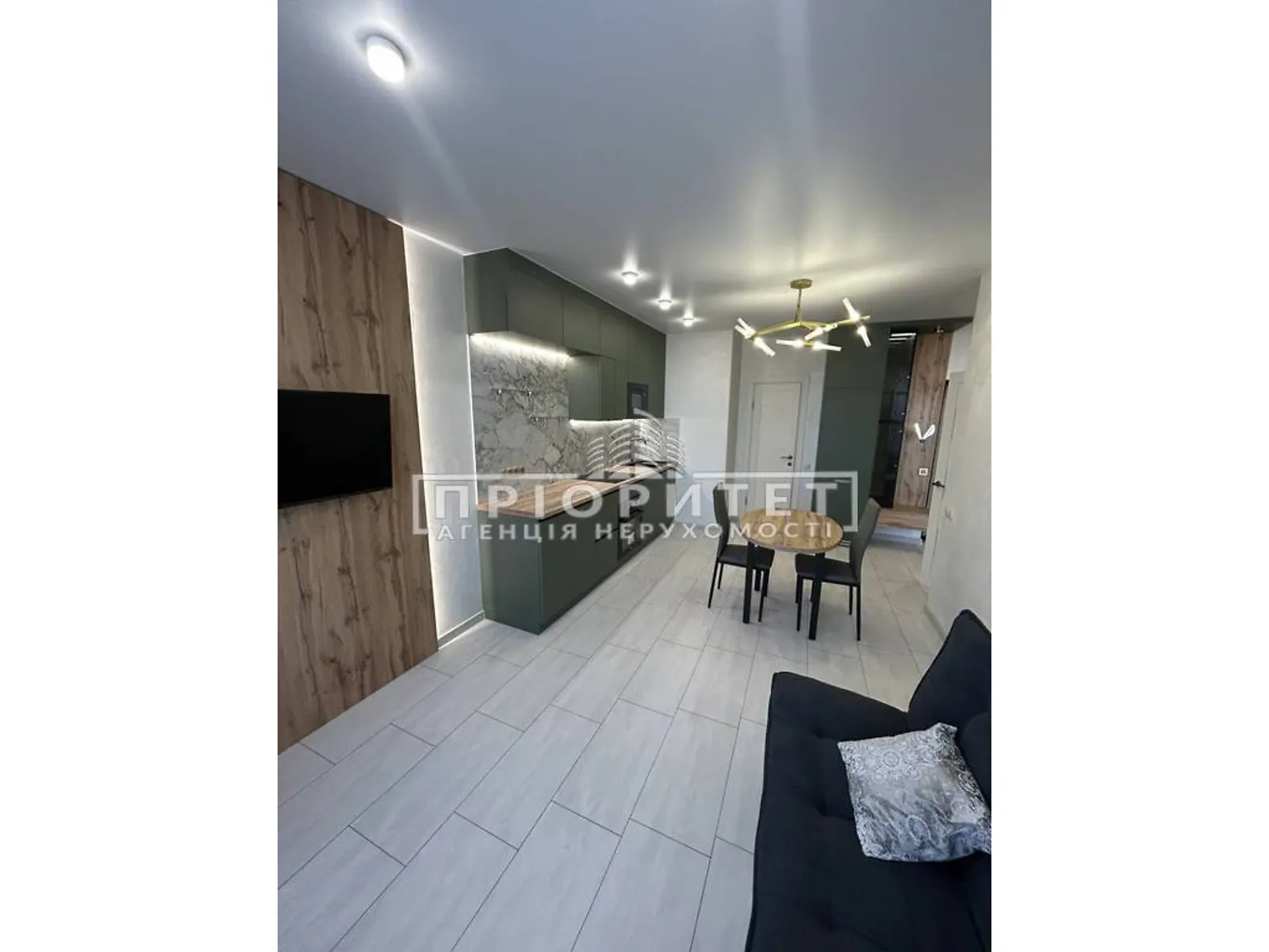 Продается 1-комнатная квартира 40 кв. м в Одессе, ул. Ивана Франко - фото 1