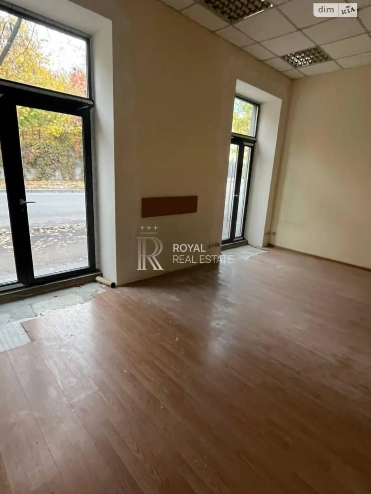 Сдается в аренду офис 265 кв. м в бизнес-центре, цена: 5400 $ - фото 1