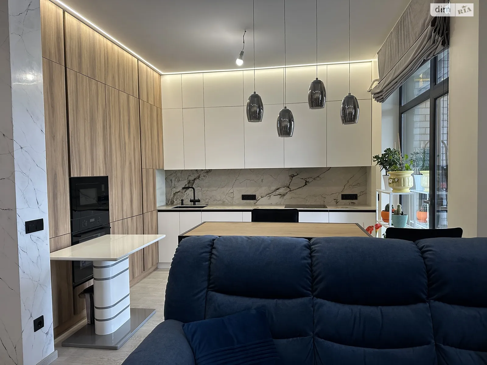 Продається 2-кімнатна квартира 97.2 кв. м у Ірпені, вул. Літературна(Чехова), 1В - фото 1