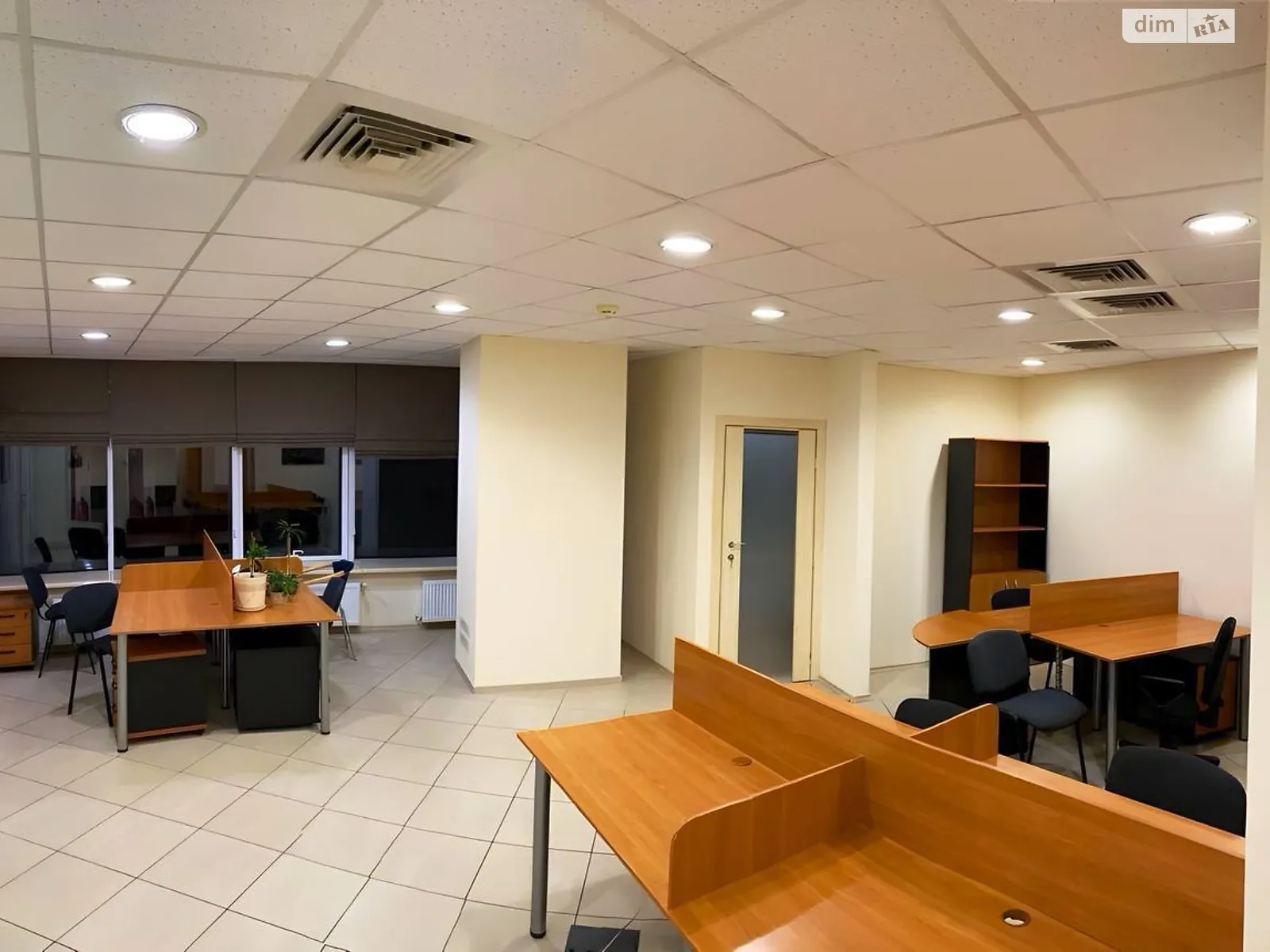 Продается офис 102.2 кв. м в бизнес-центре, цена: 110000 $ - фото 1
