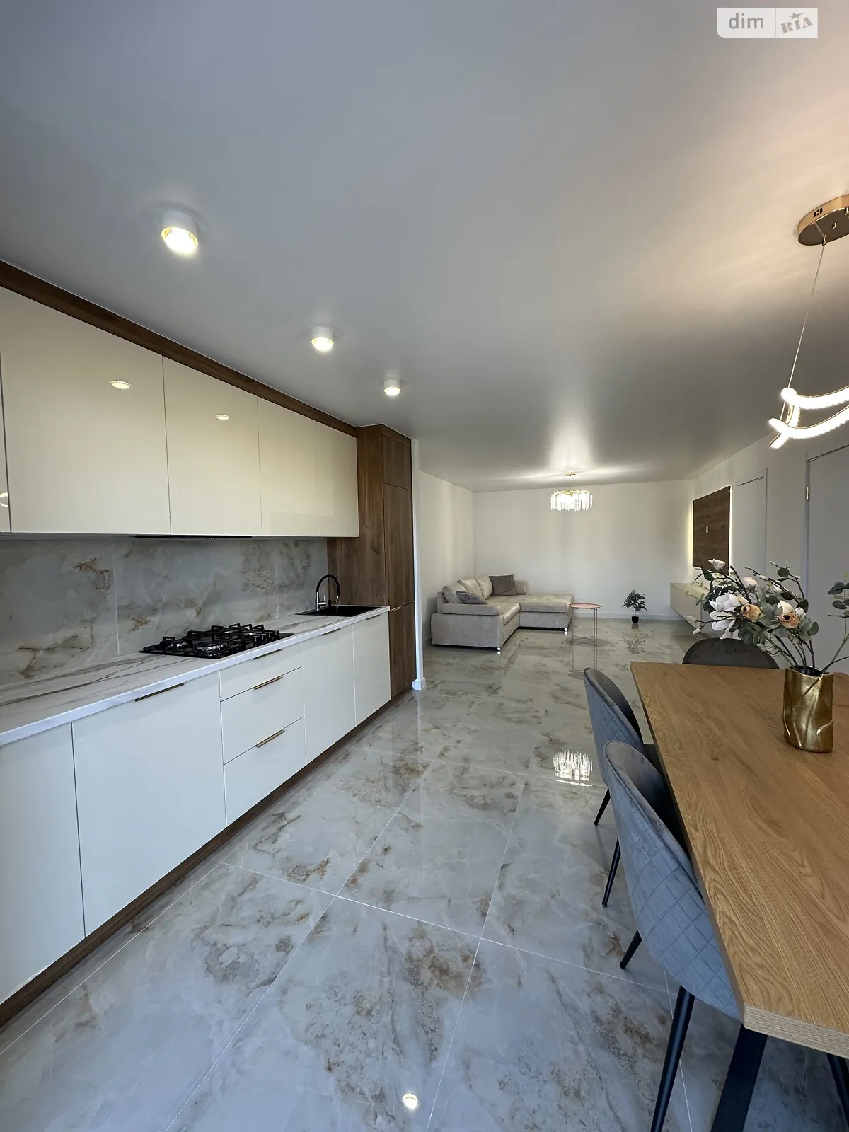 3-комнатная квартира 100 кв. м в Тернополе, ул. Львовская - фото 1