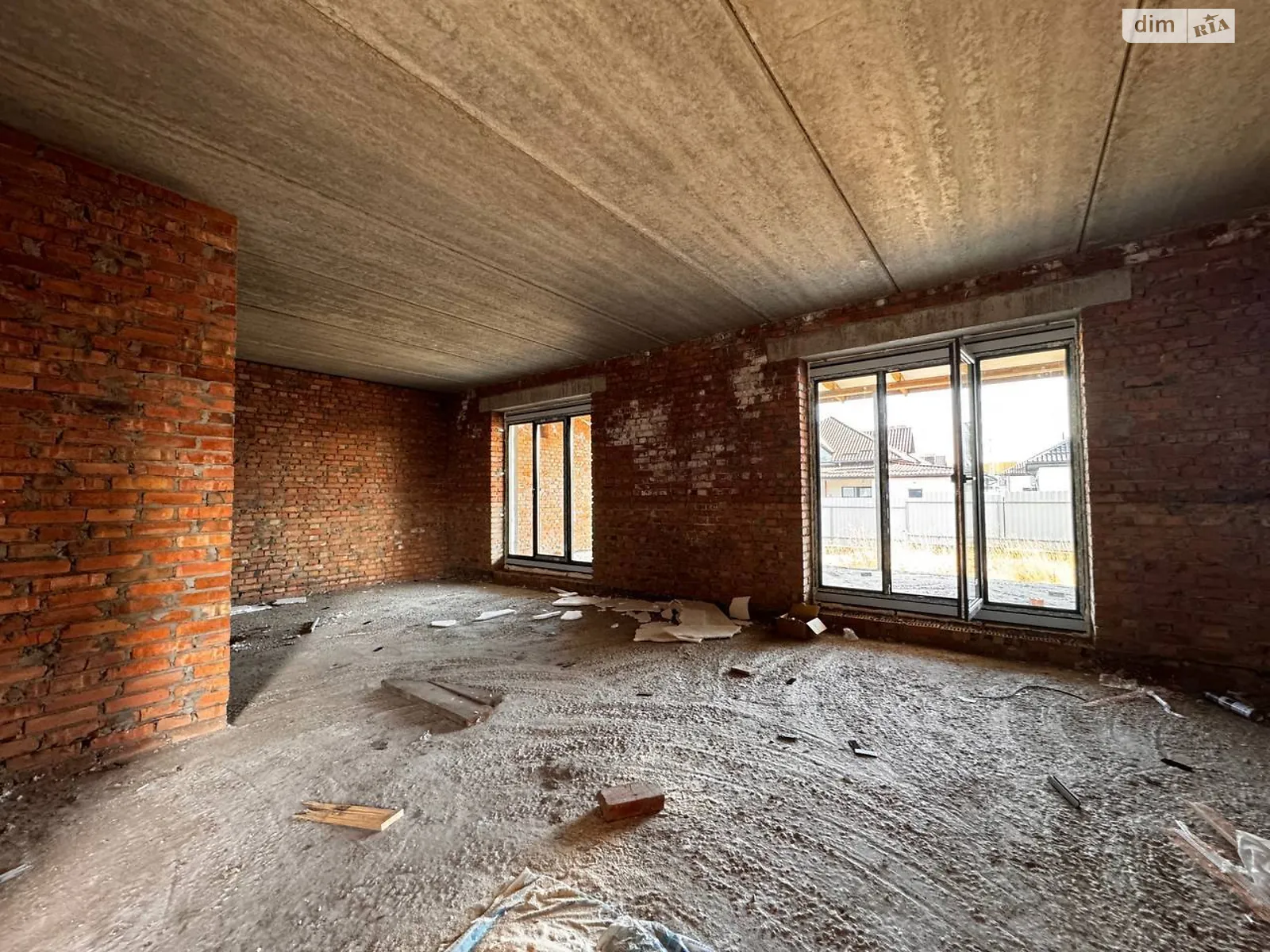 Продается дом на 2 этажа 225 кв. м с садом, цена: 98000 $ - фото 1