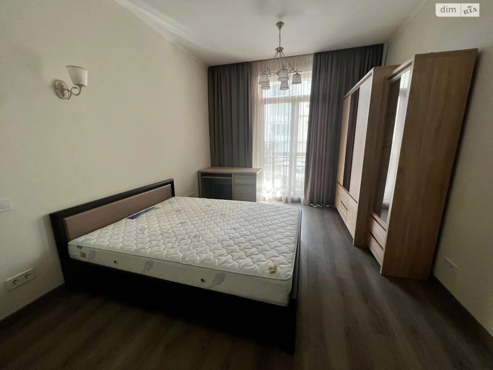 Продается 4-комнатная квартира 163 кв. м в Львове, пл. Князя Святослава, 5 - фото 1