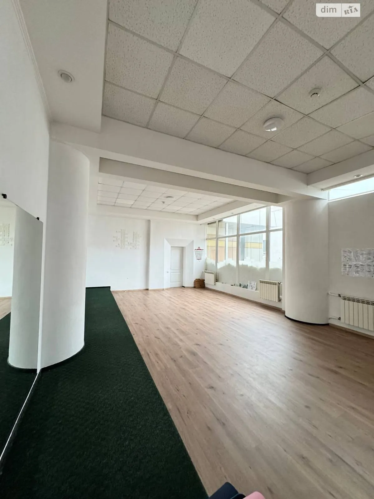 Сдается в аренду офис 66.1 кв. м в бизнес-центре, цена: 17000 грн - фото 1