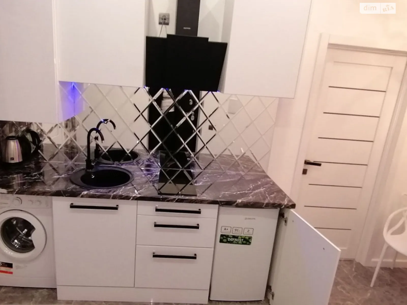 Сдается в аренду 1-комнатная квартира 38 кв. м в Львове, ул. Ярослава Мудрого - фото 1