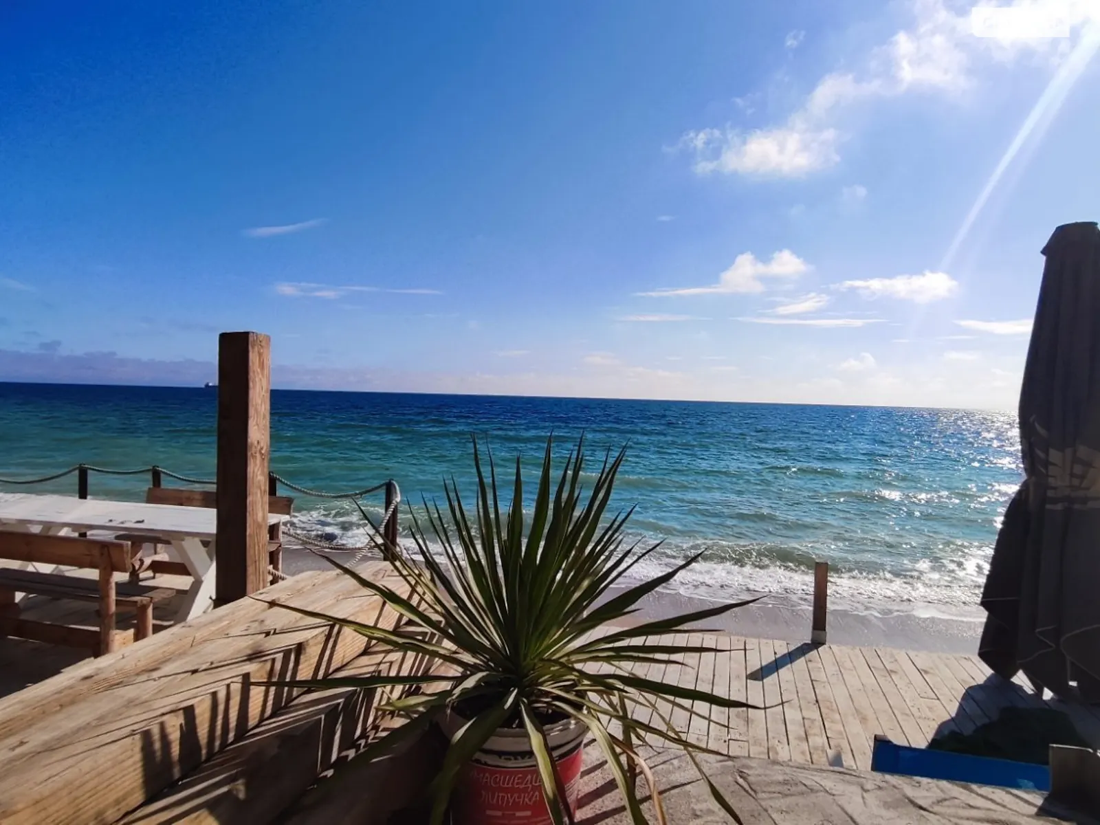 Продается дом на 3 этажа 225 кв. м с садом, цена: 300000 $ - фото 1