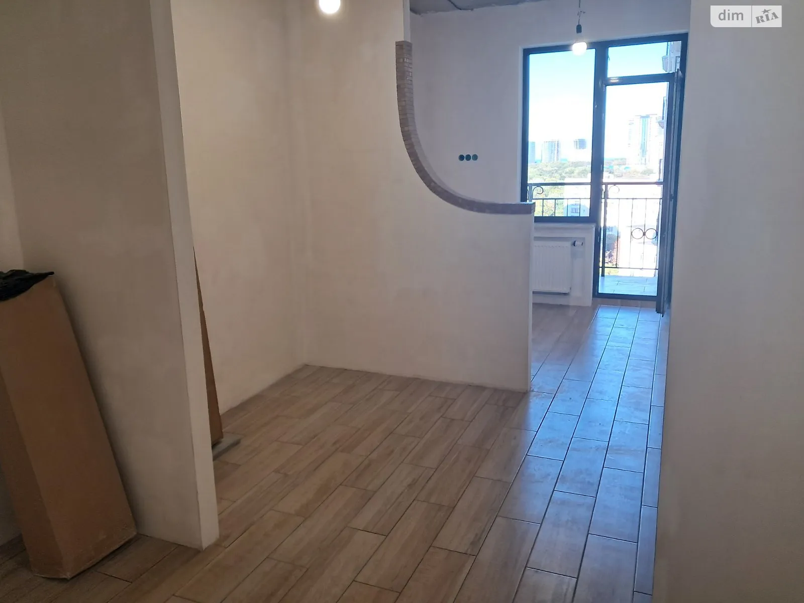 Продается 1-комнатная квартира 30 кв. м в Одессе, Фонтанская дор. - фото 1