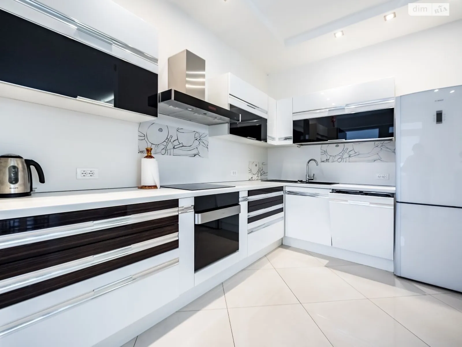 Продается 2-комнатная квартира 136.2 кв. м в Одессе, ул. Пантелеймоновская, 88/1 - фото 1