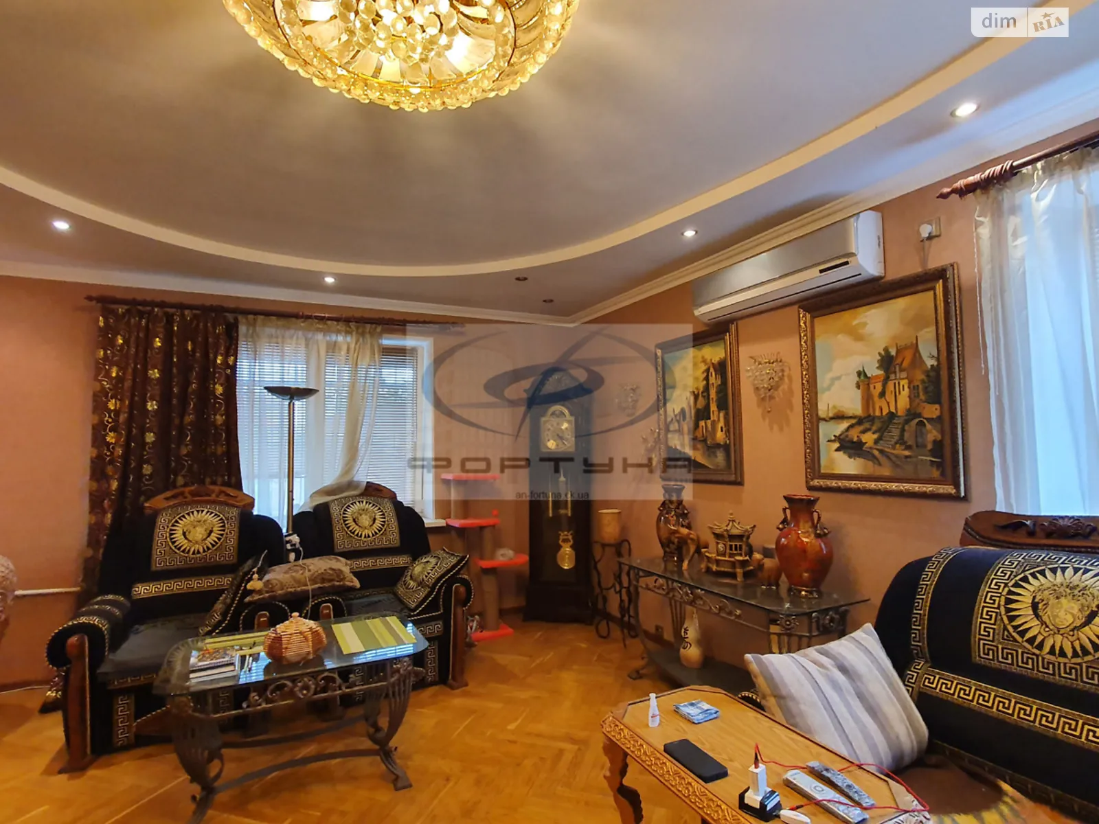 Продается дом на 2 этажа 243 кв. м с верандой, цена: 320000 $ - фото 1